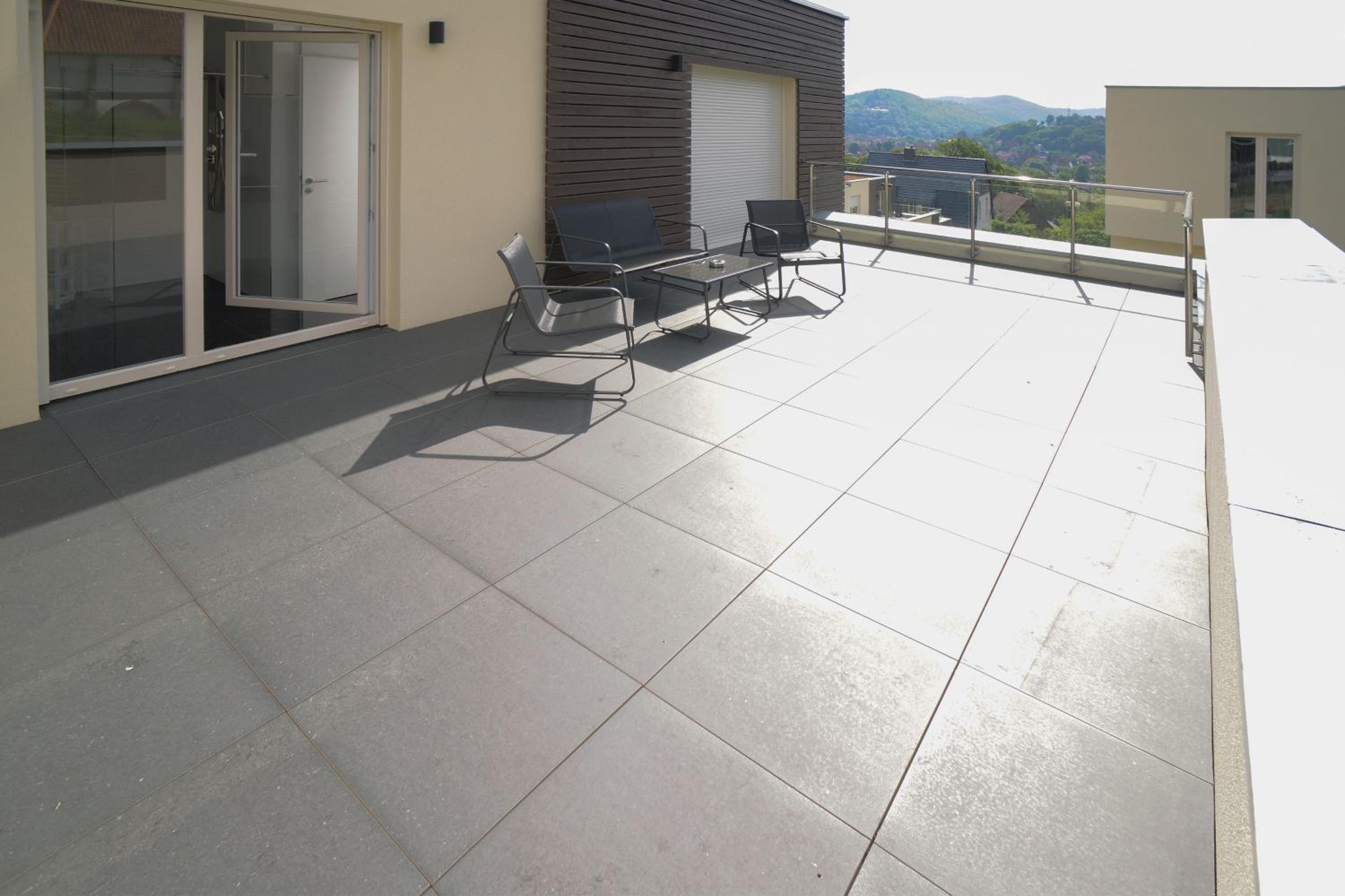 Apartment with Terrace - Photo 14