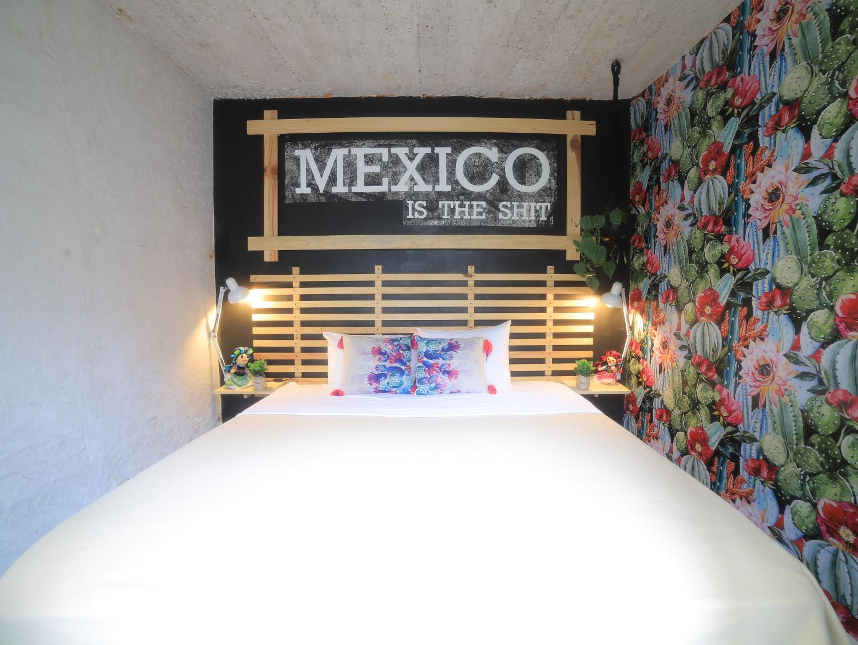 Deluxe King Room photo 1
