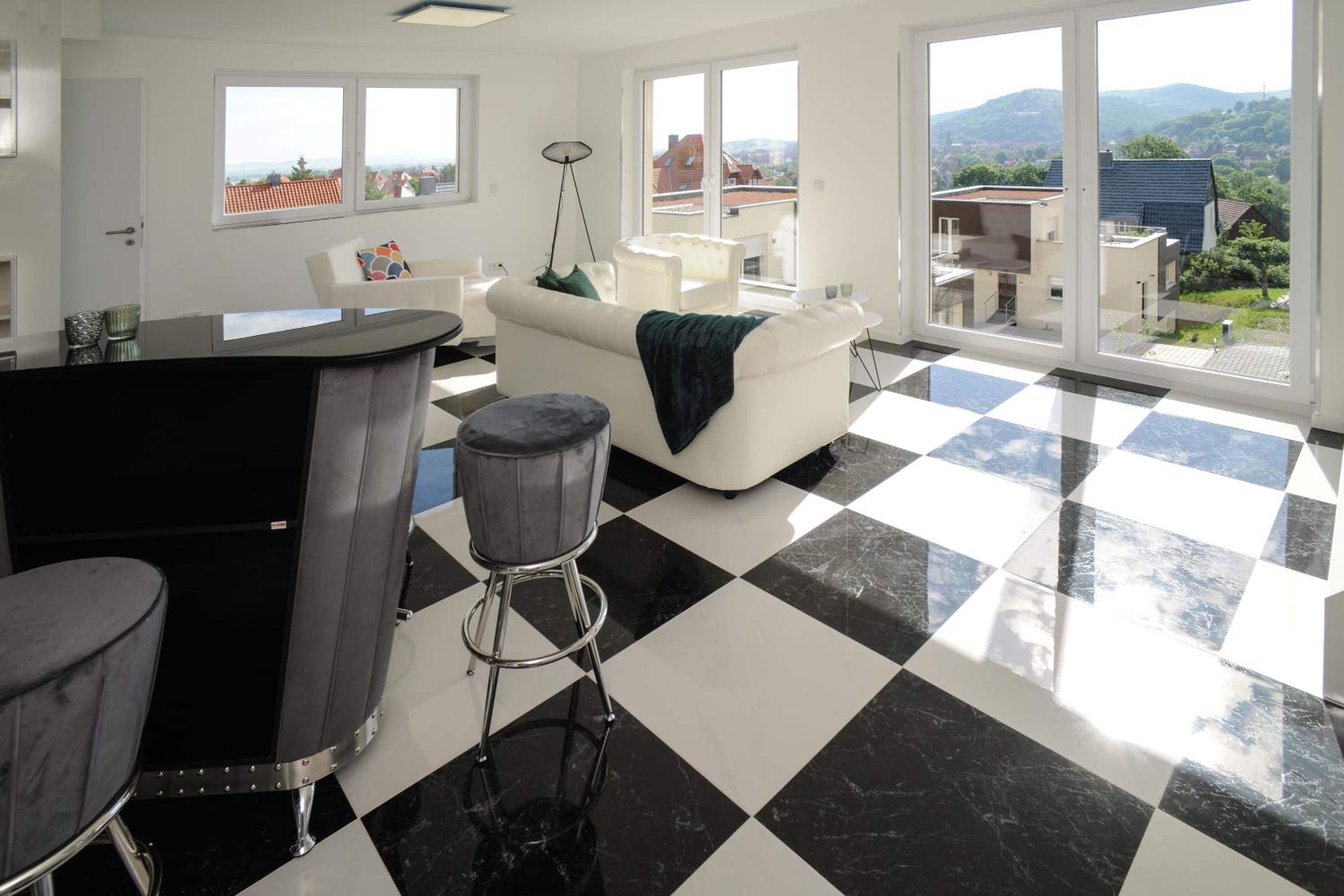Apartment with Terrace - Photo 12