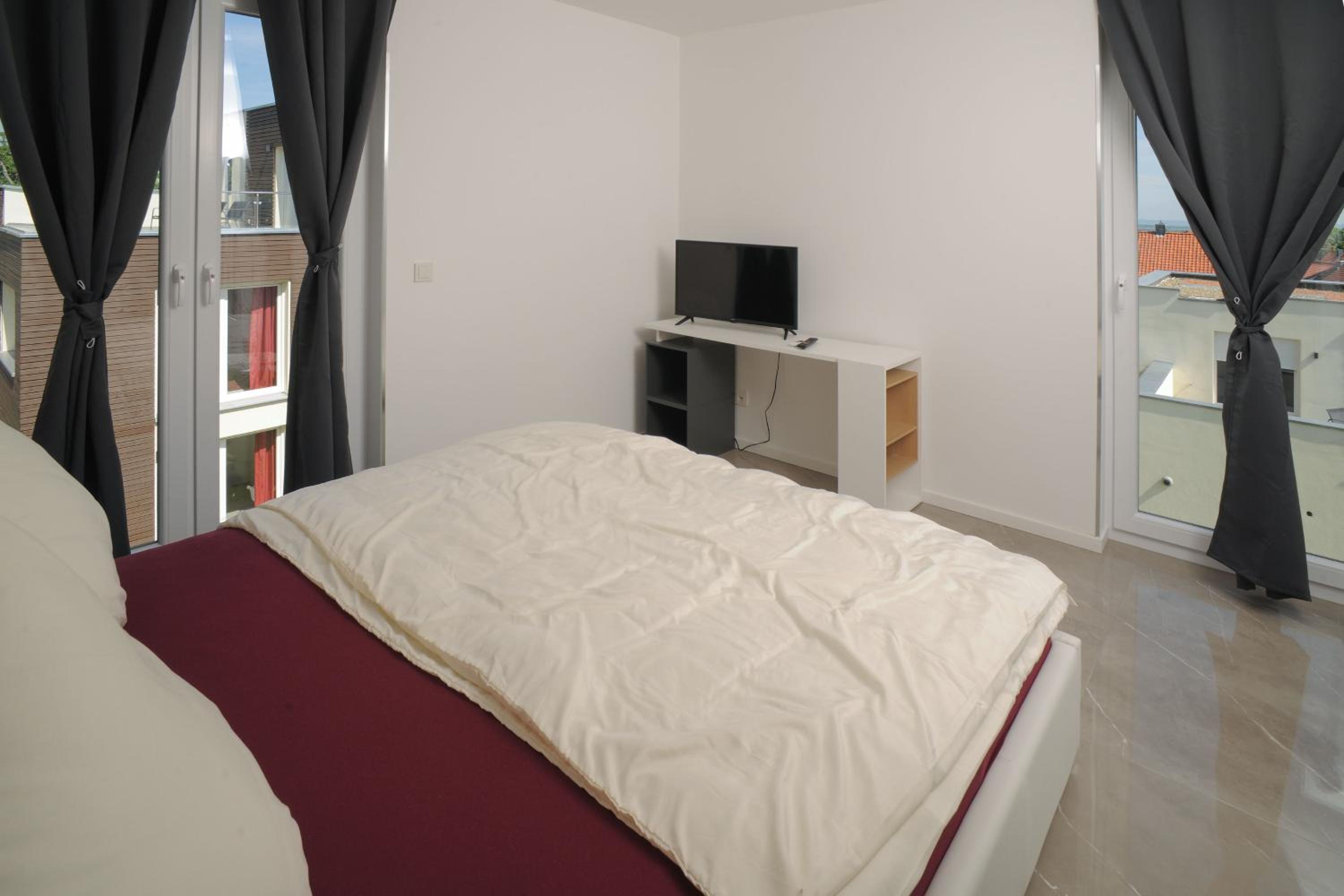 Apartment - Photo 9