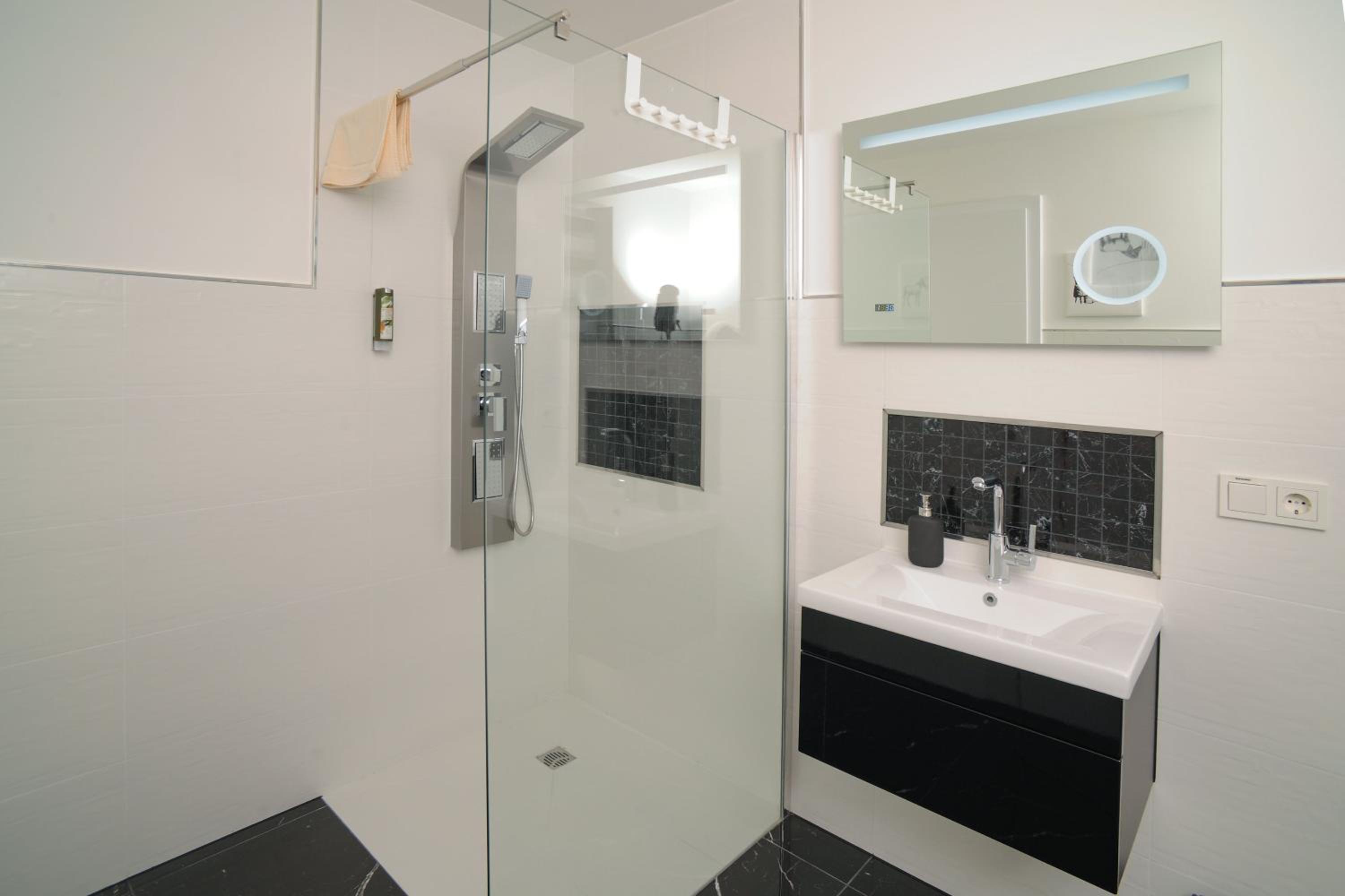 Apartment - Photo 10