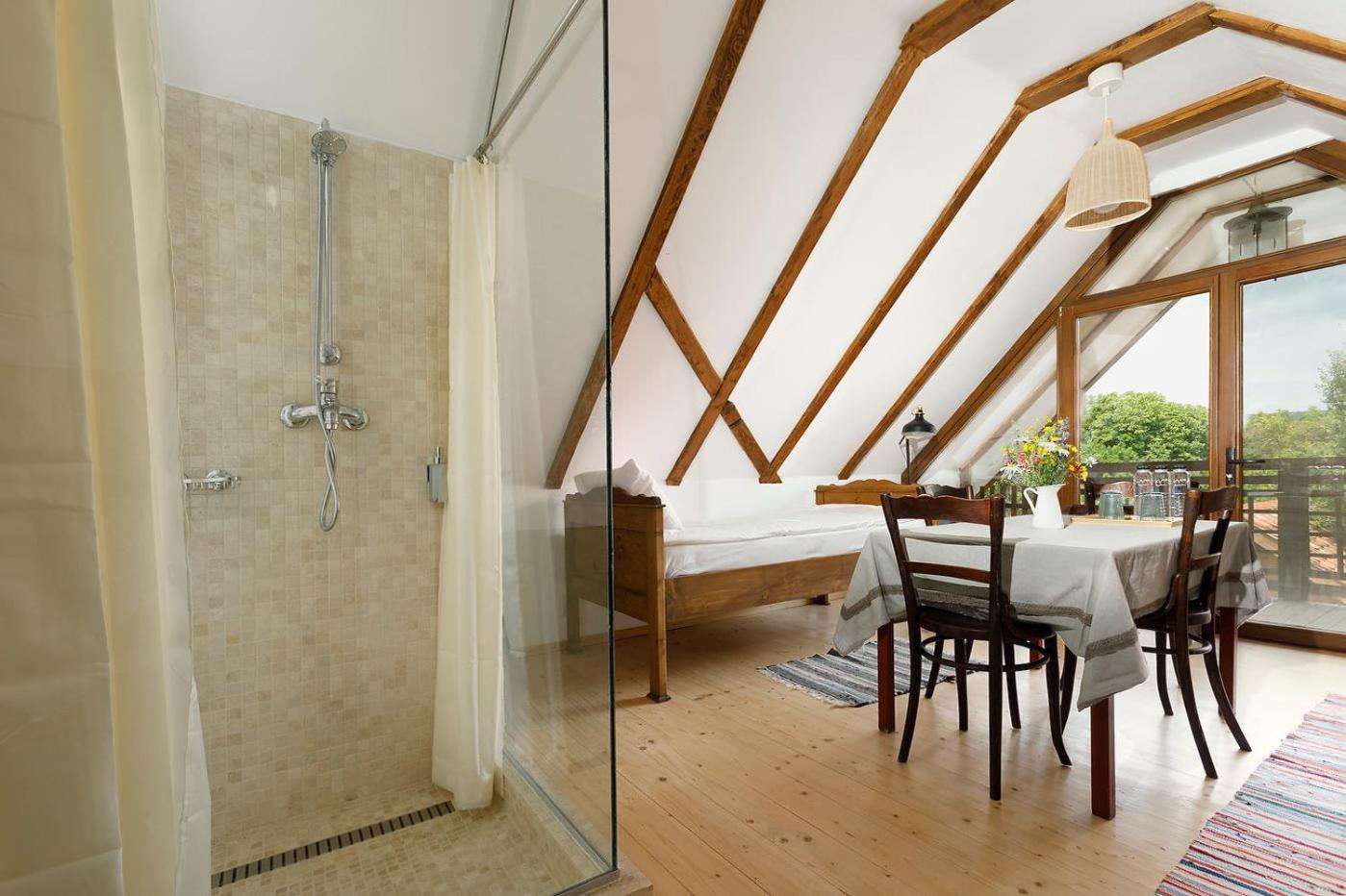 One-Bedroom Suite - Photo 13