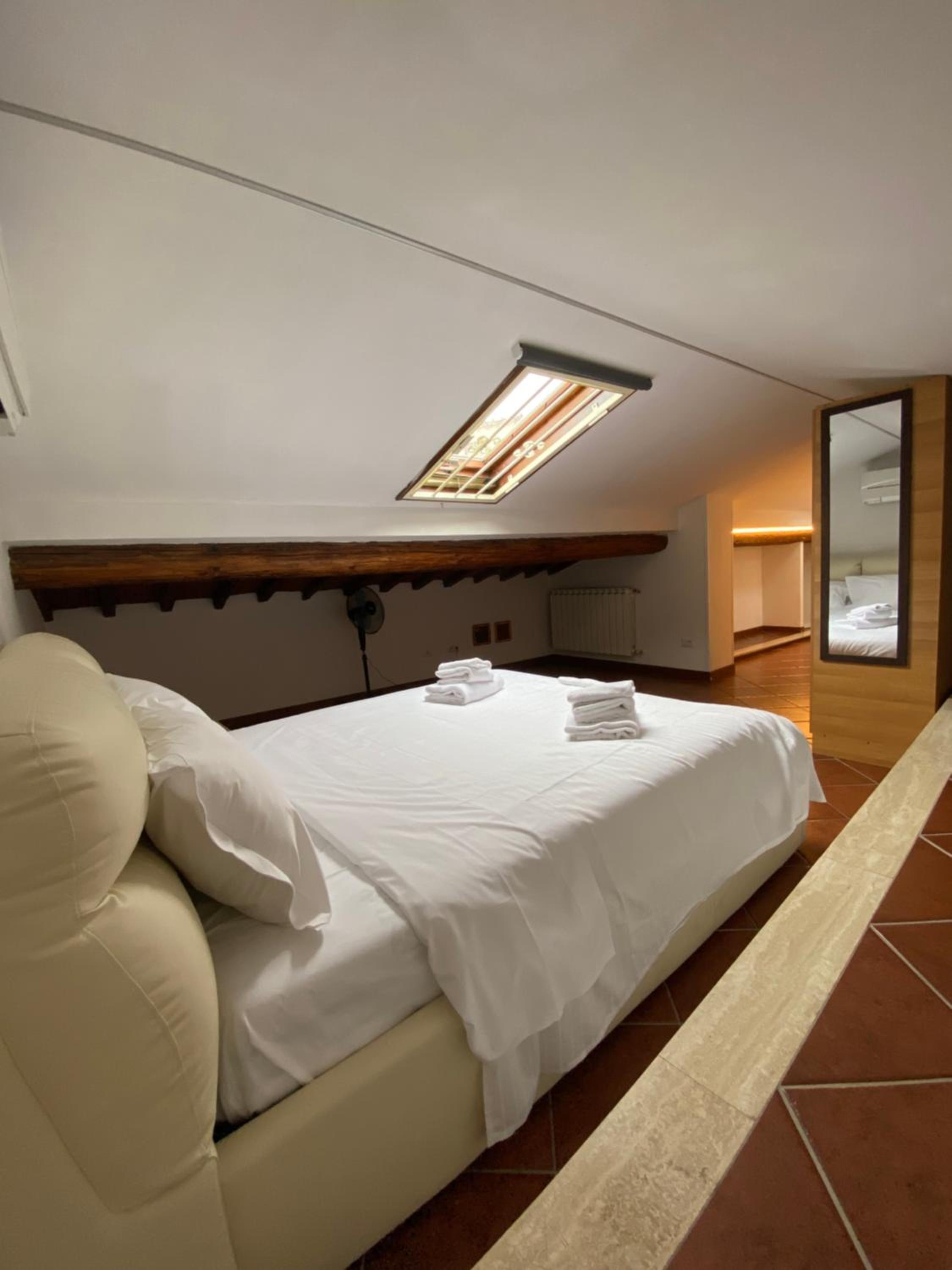 Standard Double Room - Attic photo 3