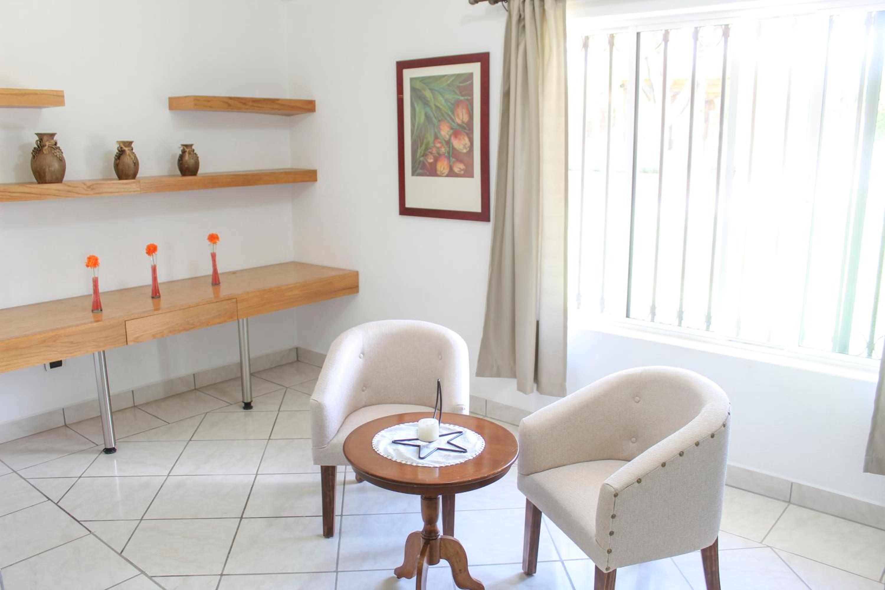 Family Room - Photo 4