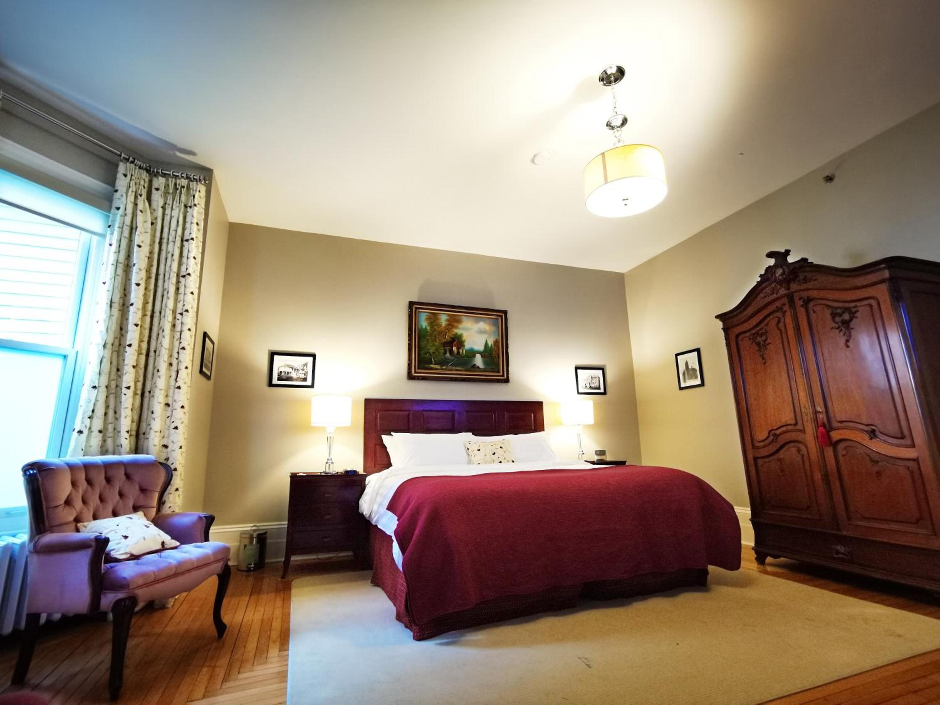 King Room with Spa Bath