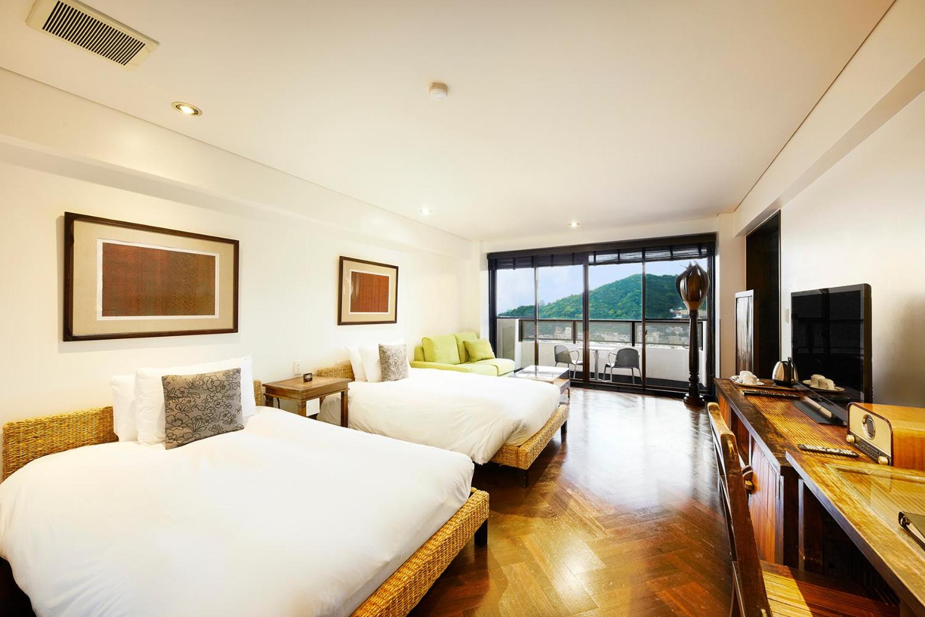 Deluxe Twin Room with Jacuzzi and View