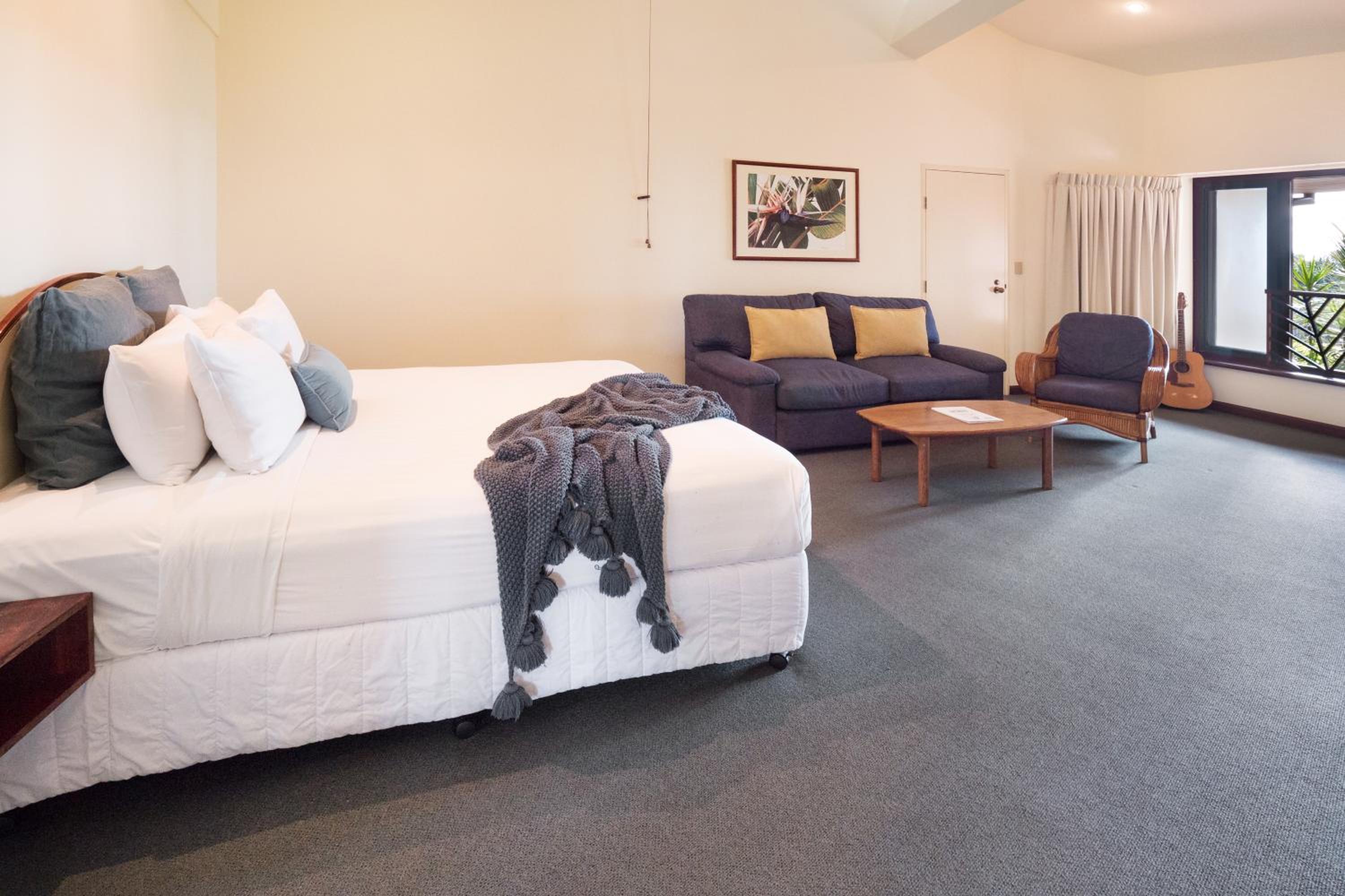Pacific King Suite - Photo 1