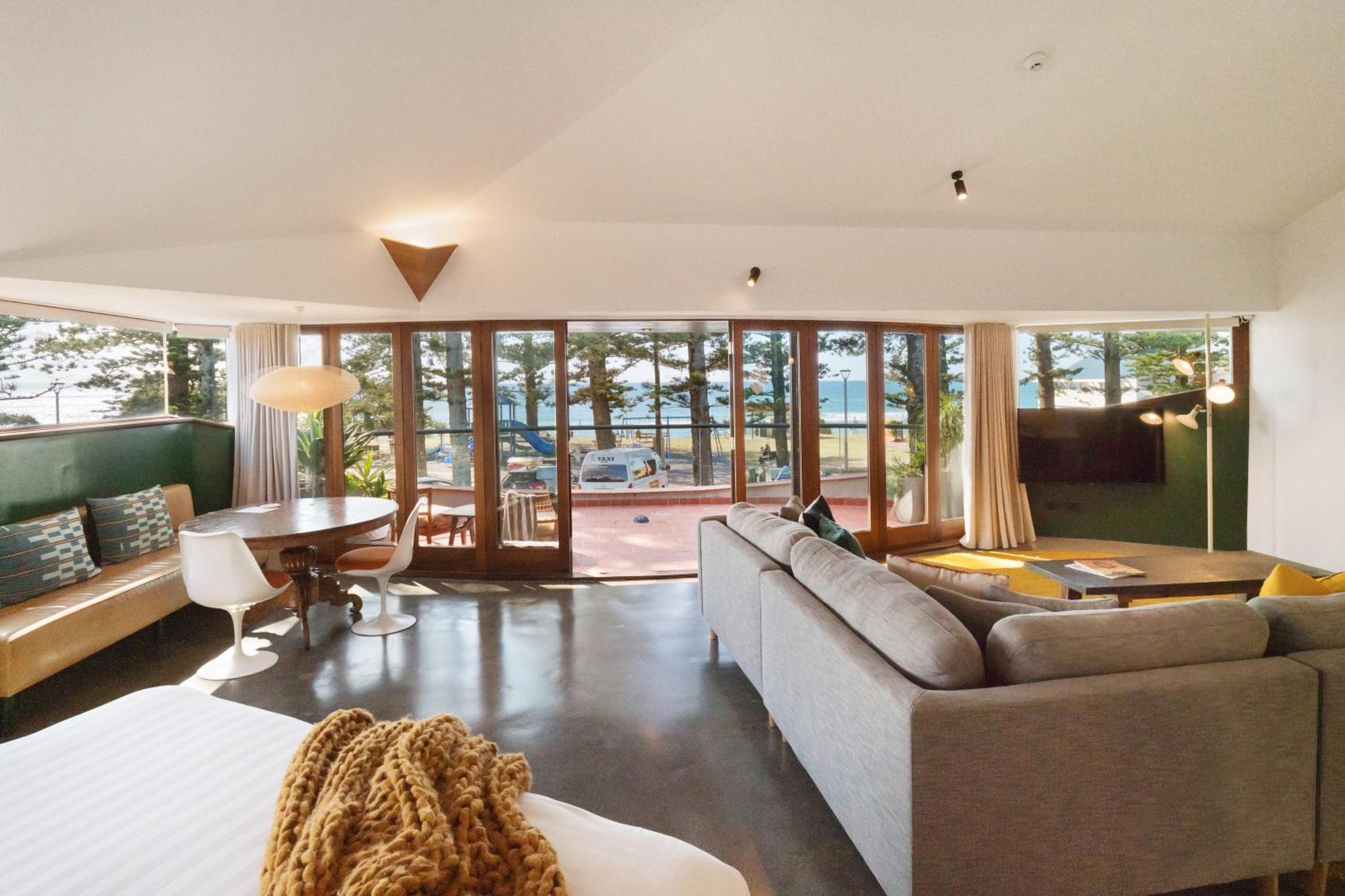 Penthouse Suite - Photo 2