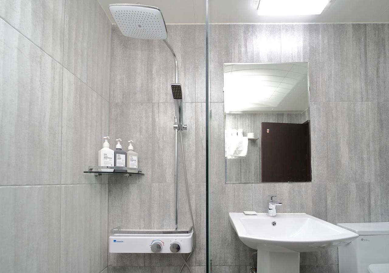 Deluxe Double Room - Photo 15
