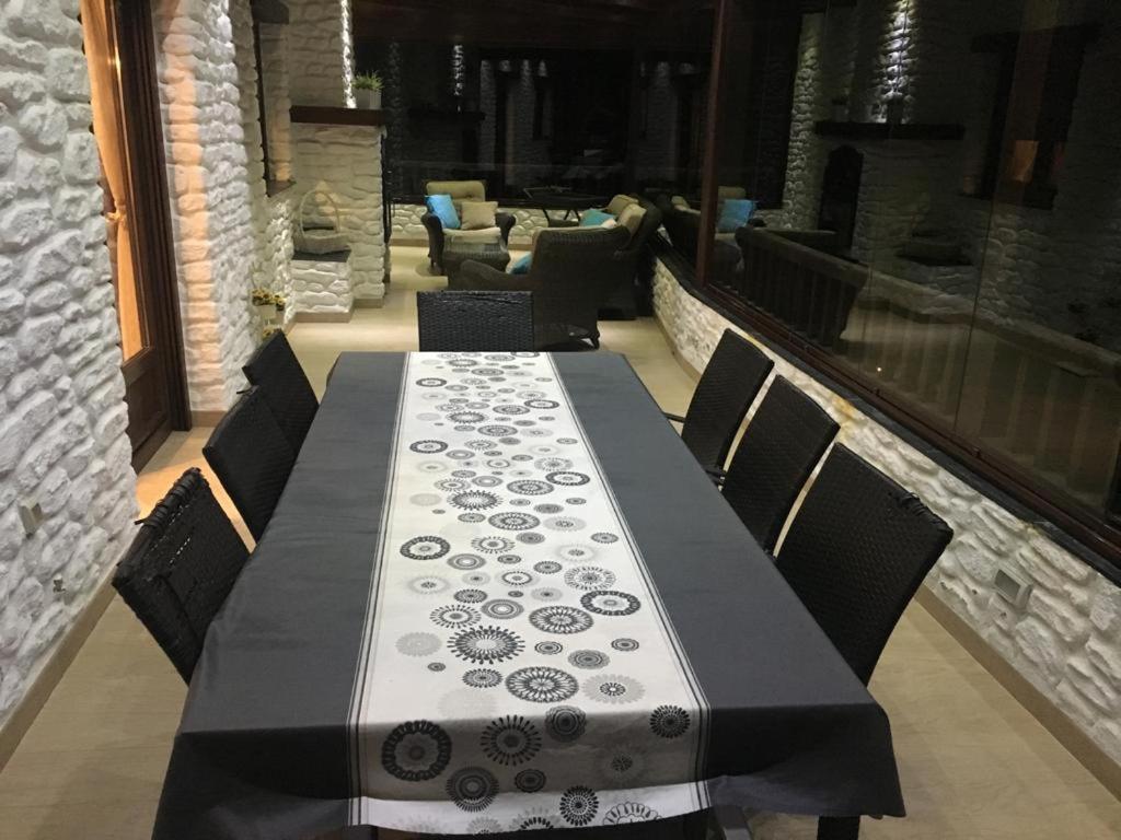 Apartment with Terrace - Photo 16