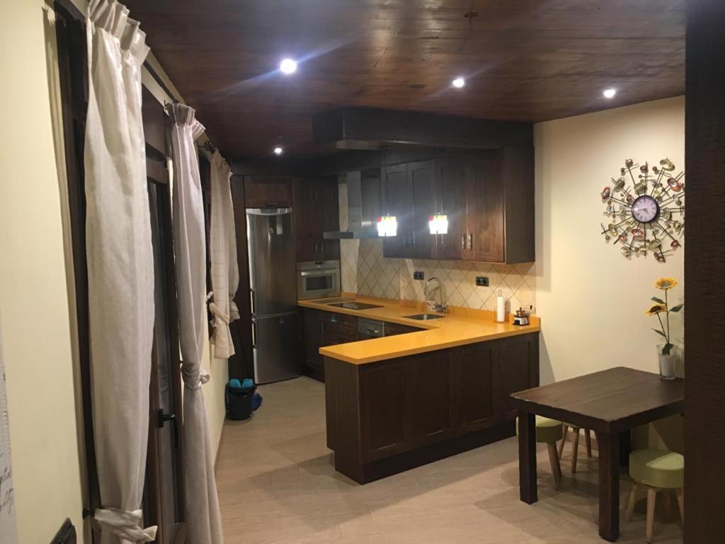 Apartment with Terrace - Photo 4