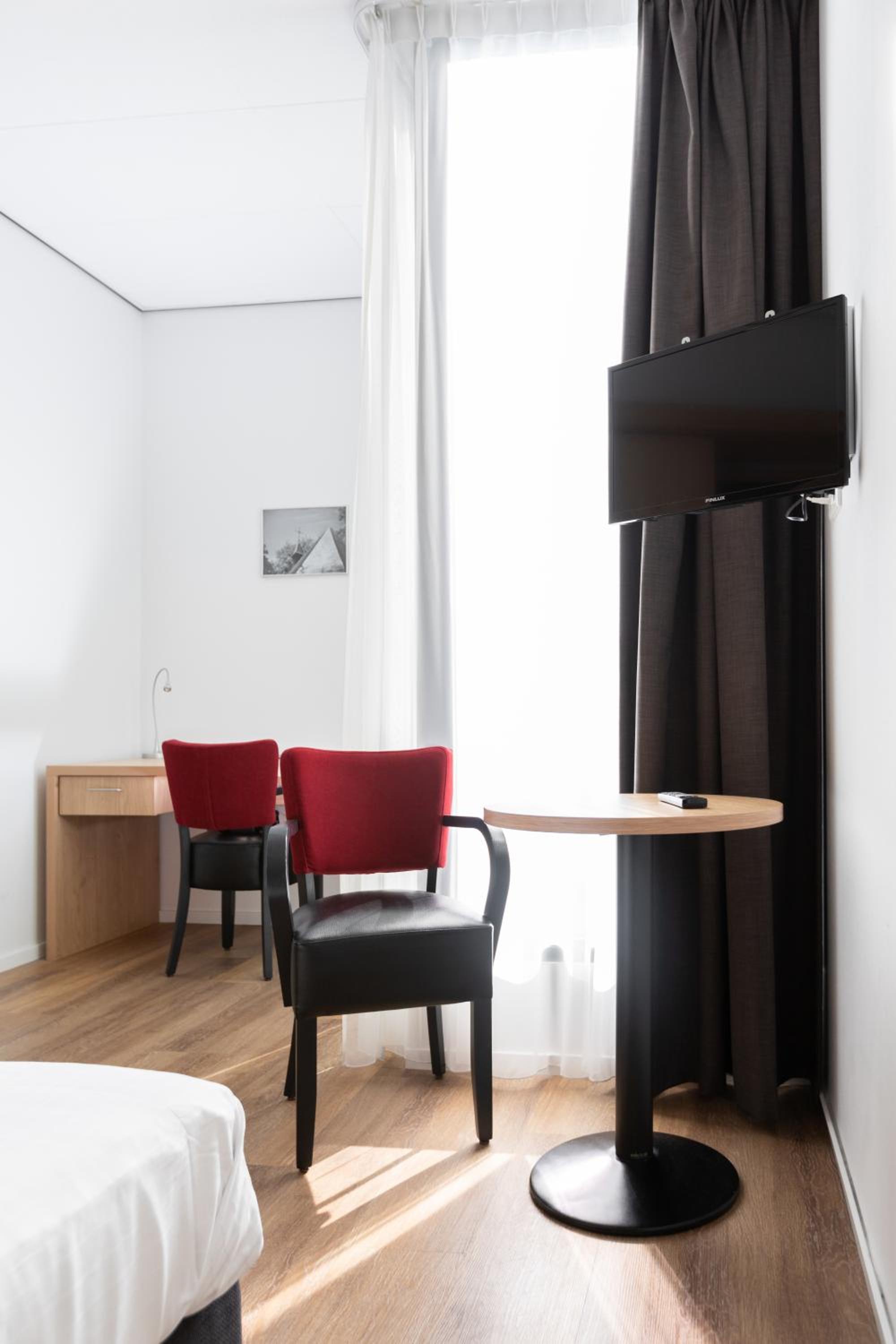 Standard Double Room - Photo 10