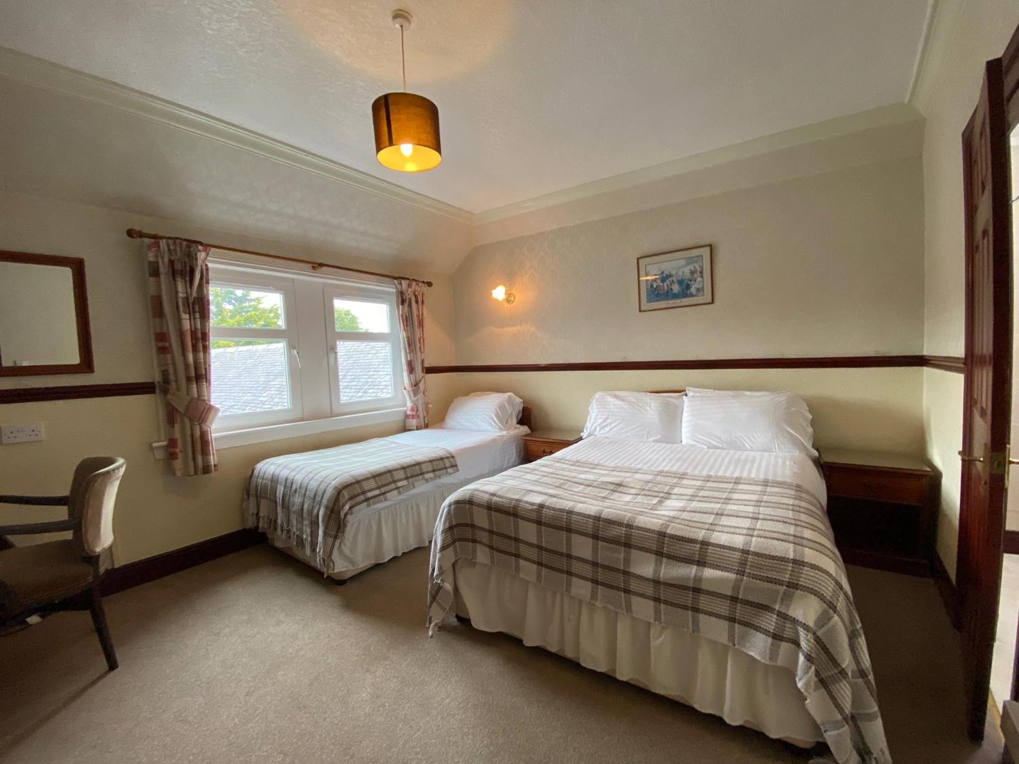 Triple Room - Photo 1