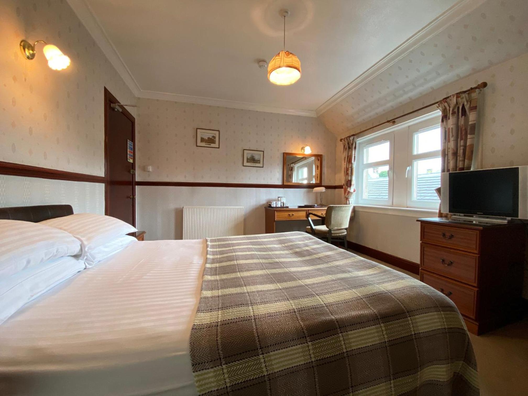 Double Room with Private Bathroom - Photo 3