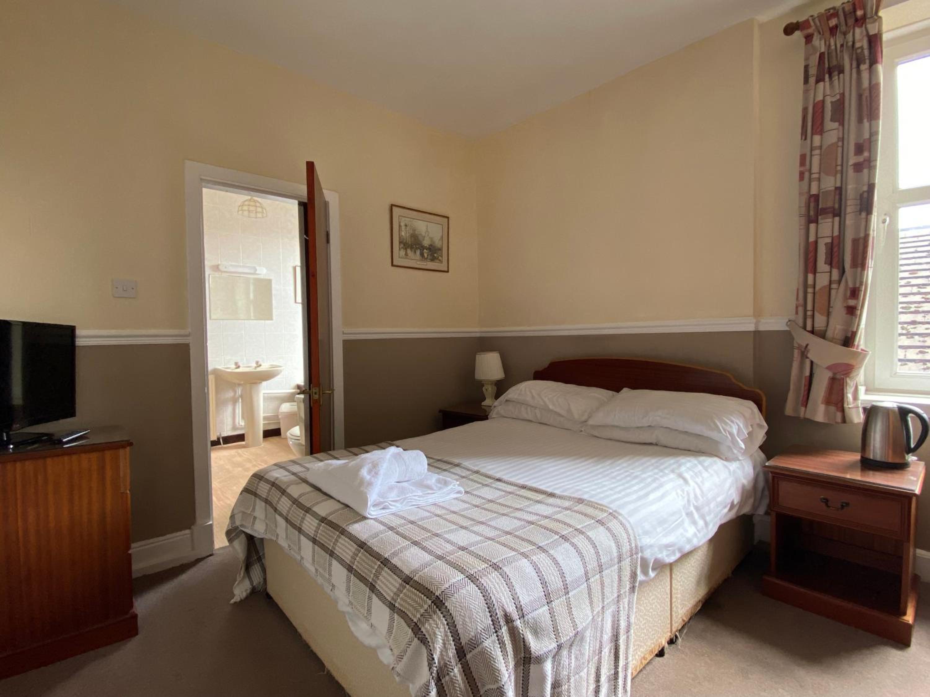 Double Room with Private Bathroom - Photo 5