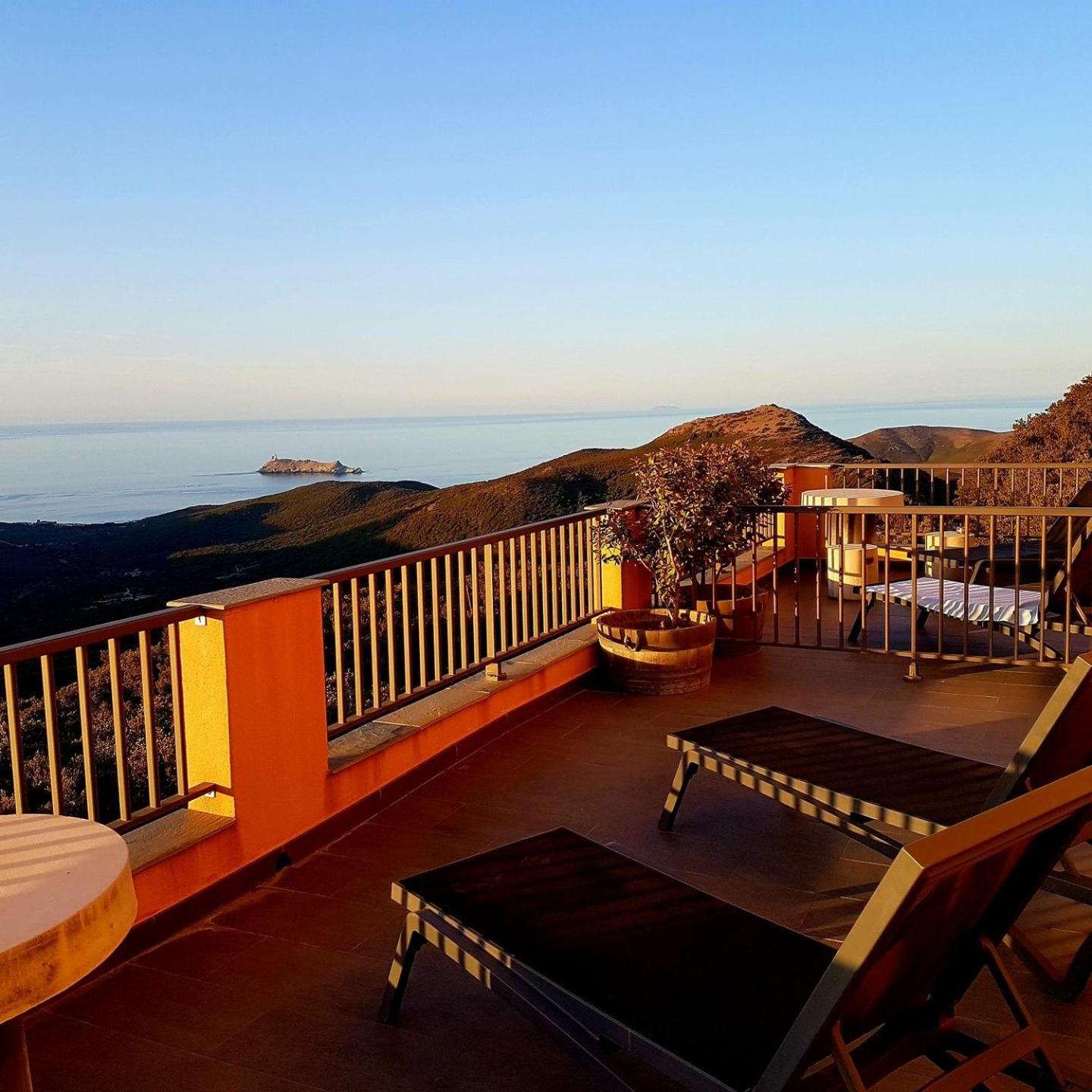 Double Room with Sea View and Terrace - Photo 2