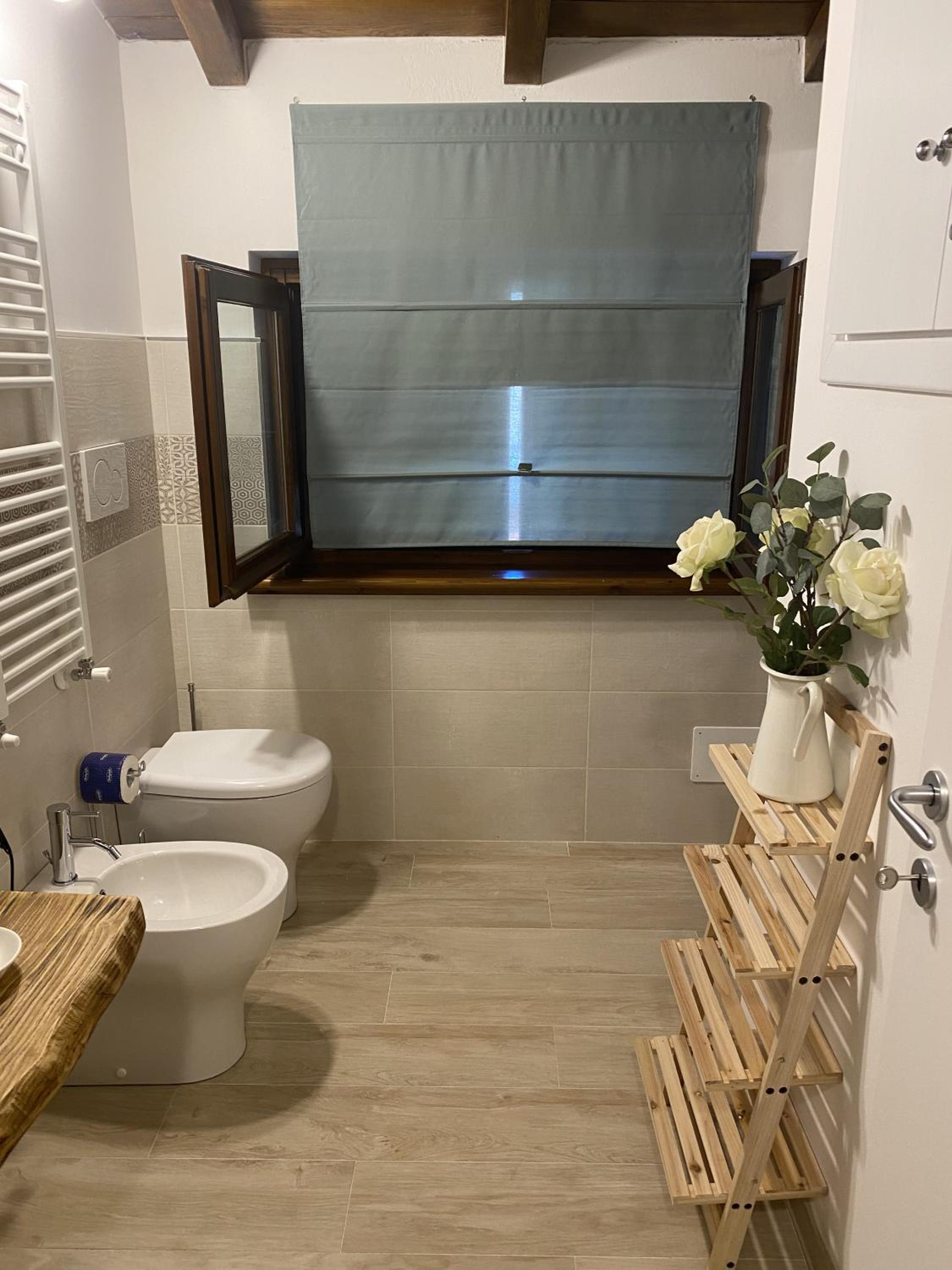 Large Double Room - Photo 37