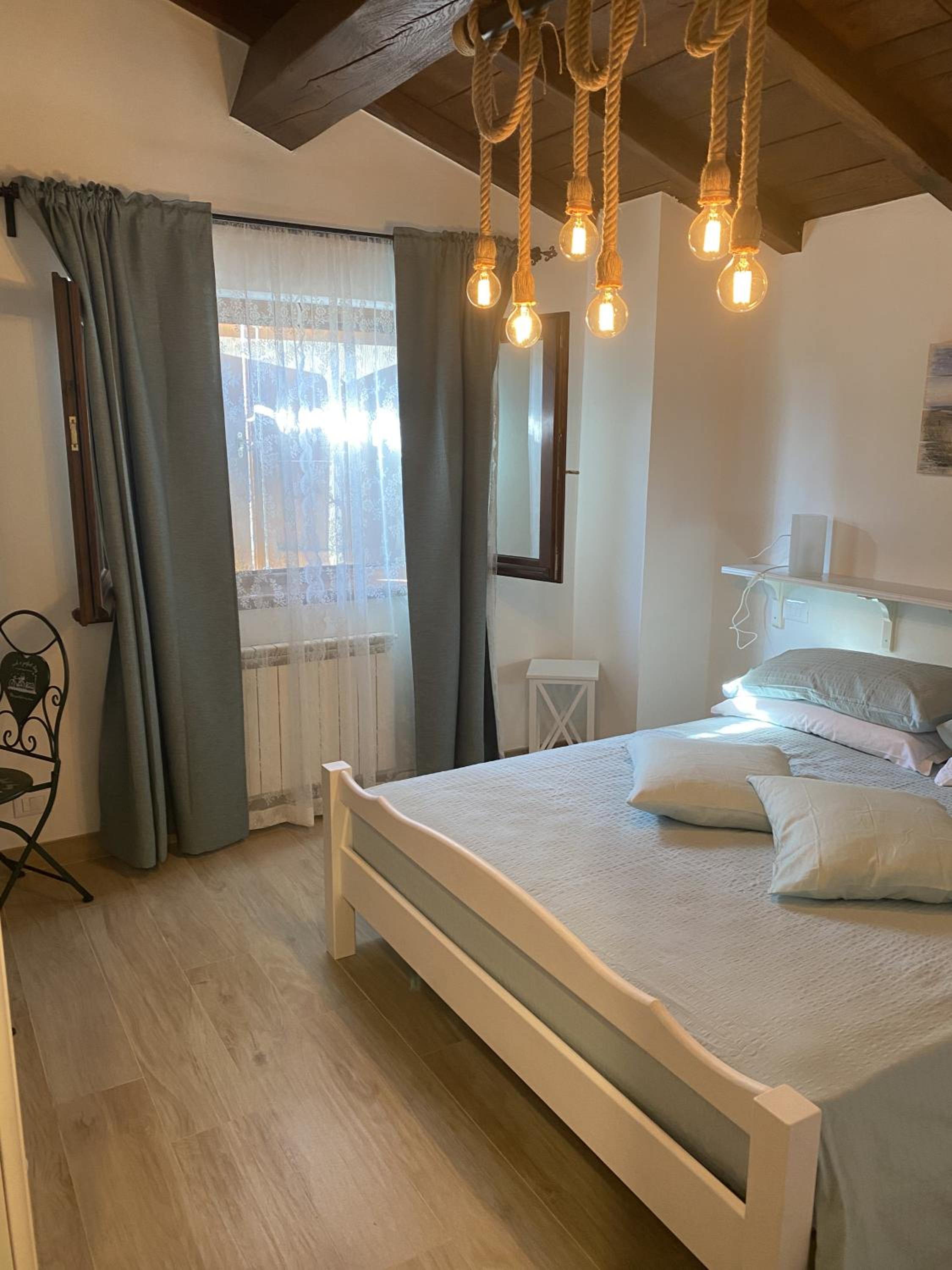 Large Double Room - Photo 35