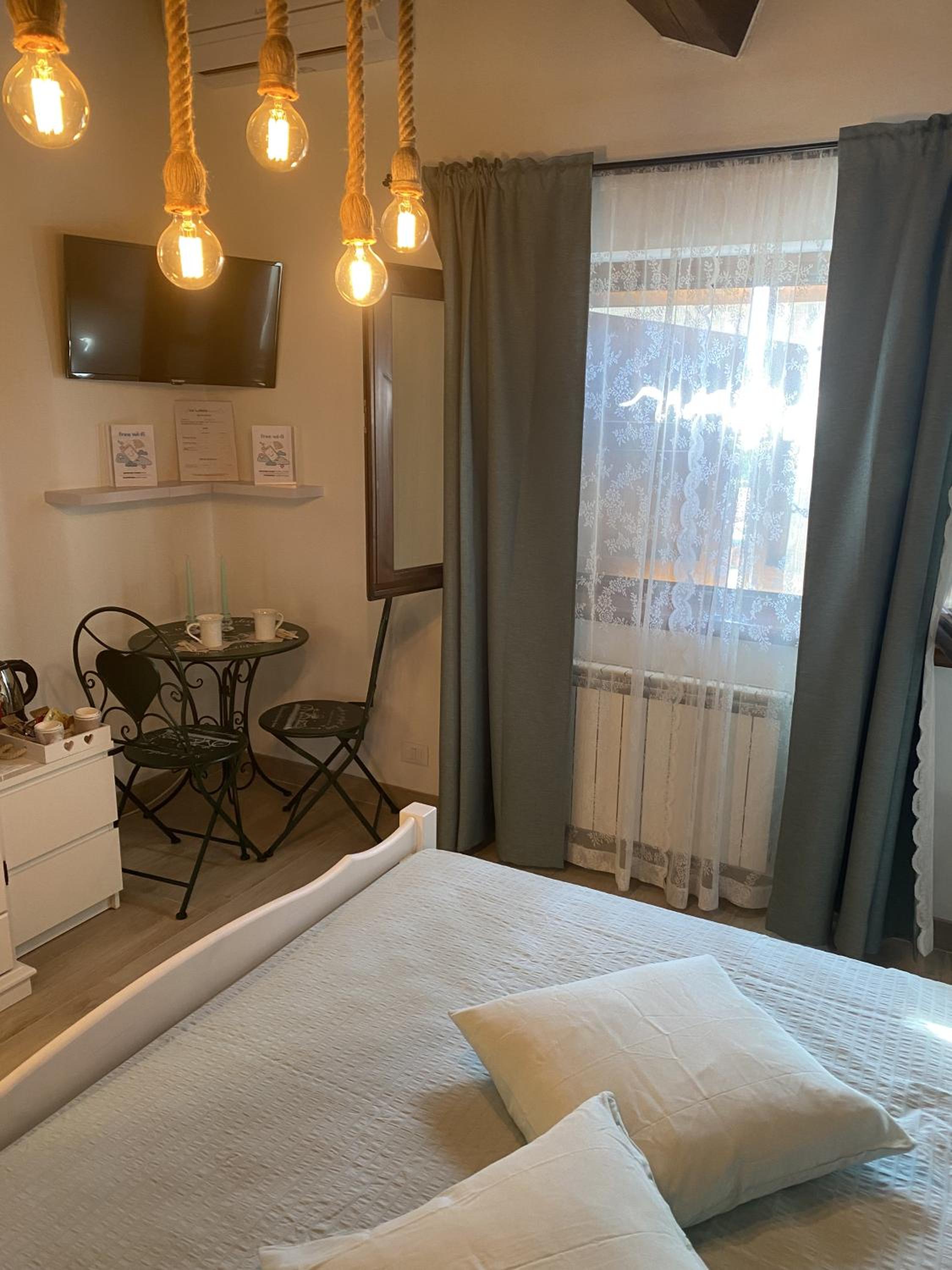 Large Double Room - Photo 33