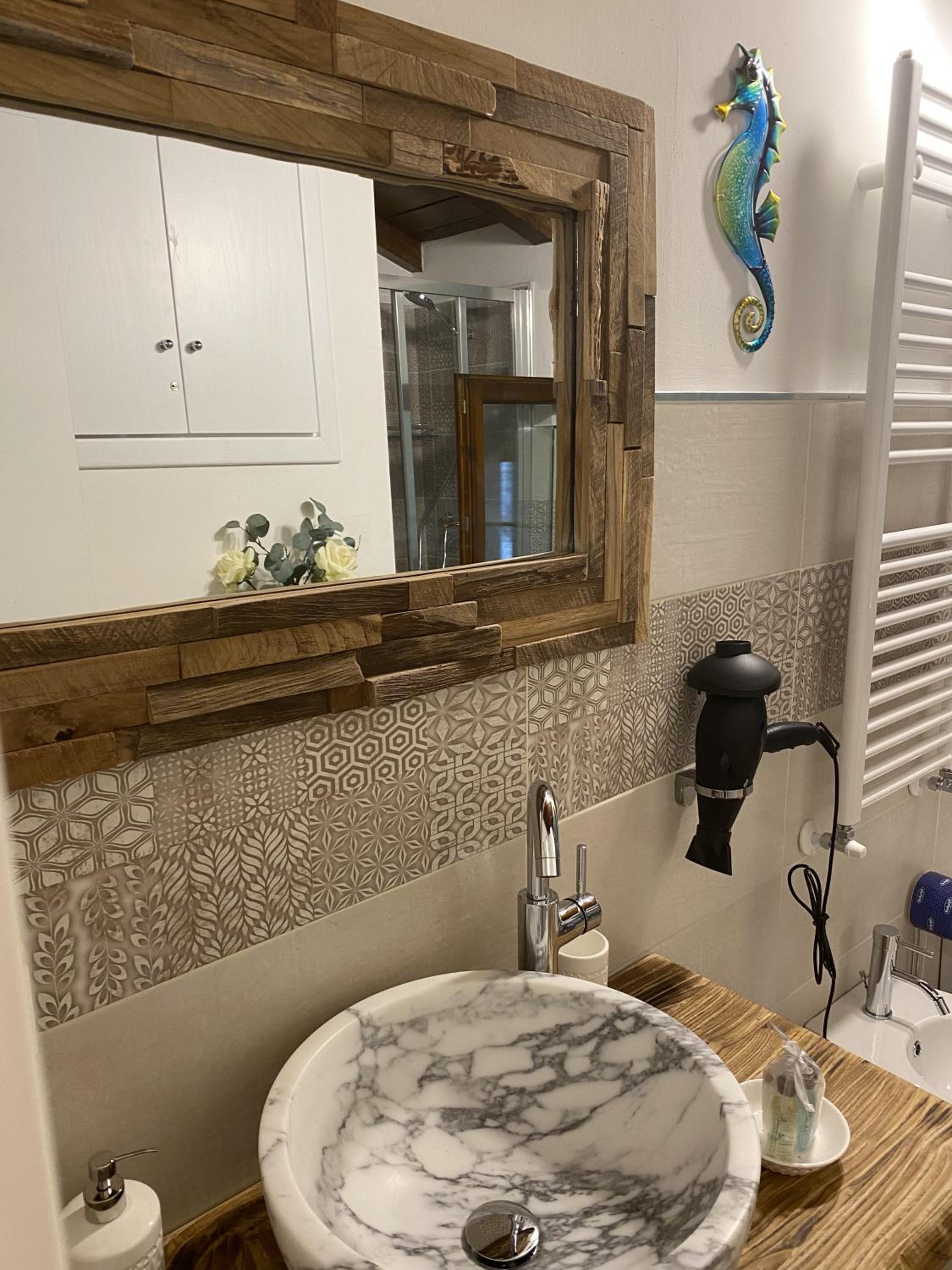 Large Double Room - Photo 31