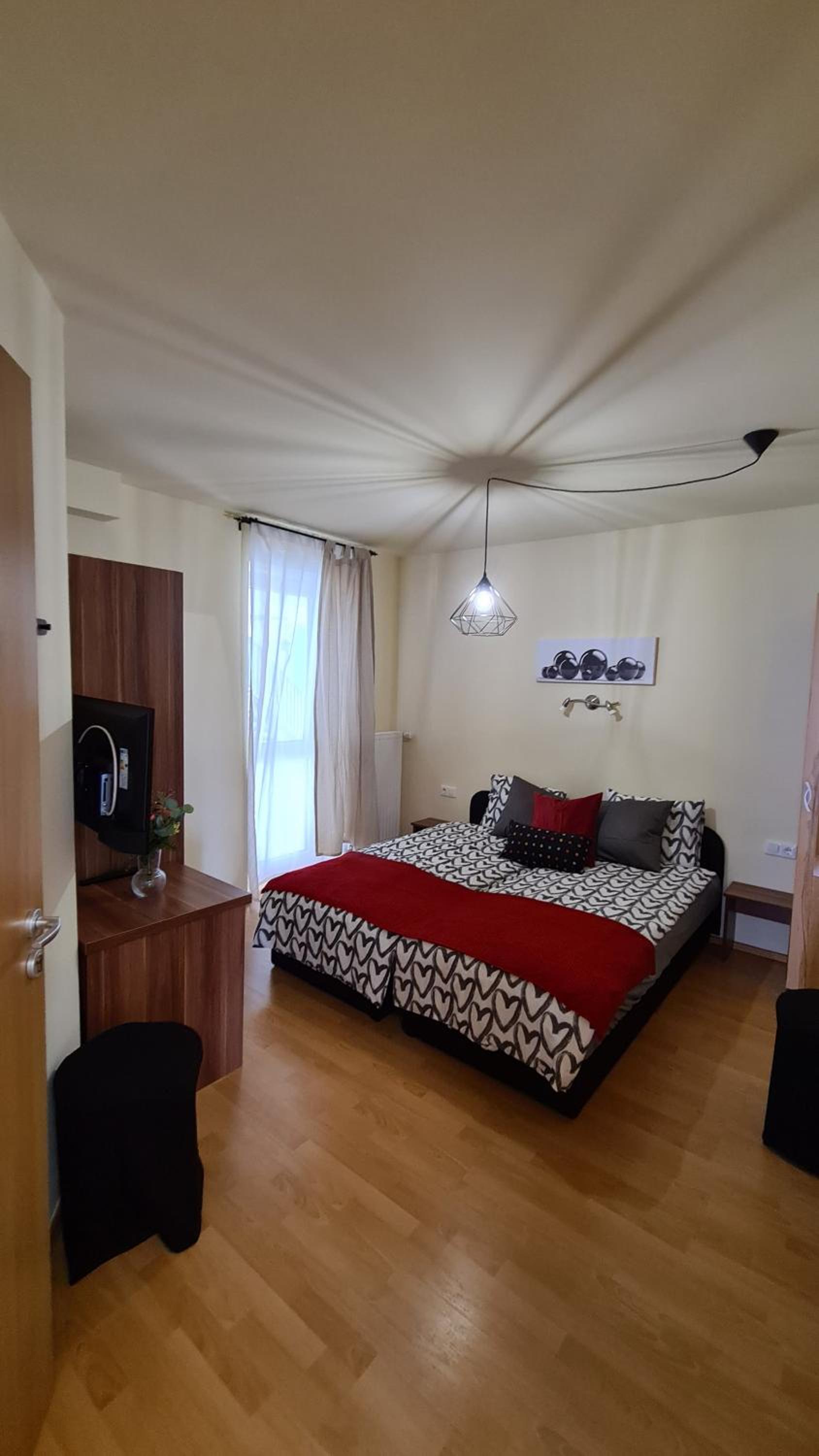 One-Bedroom Apartment with Shared Kitchen photo 1