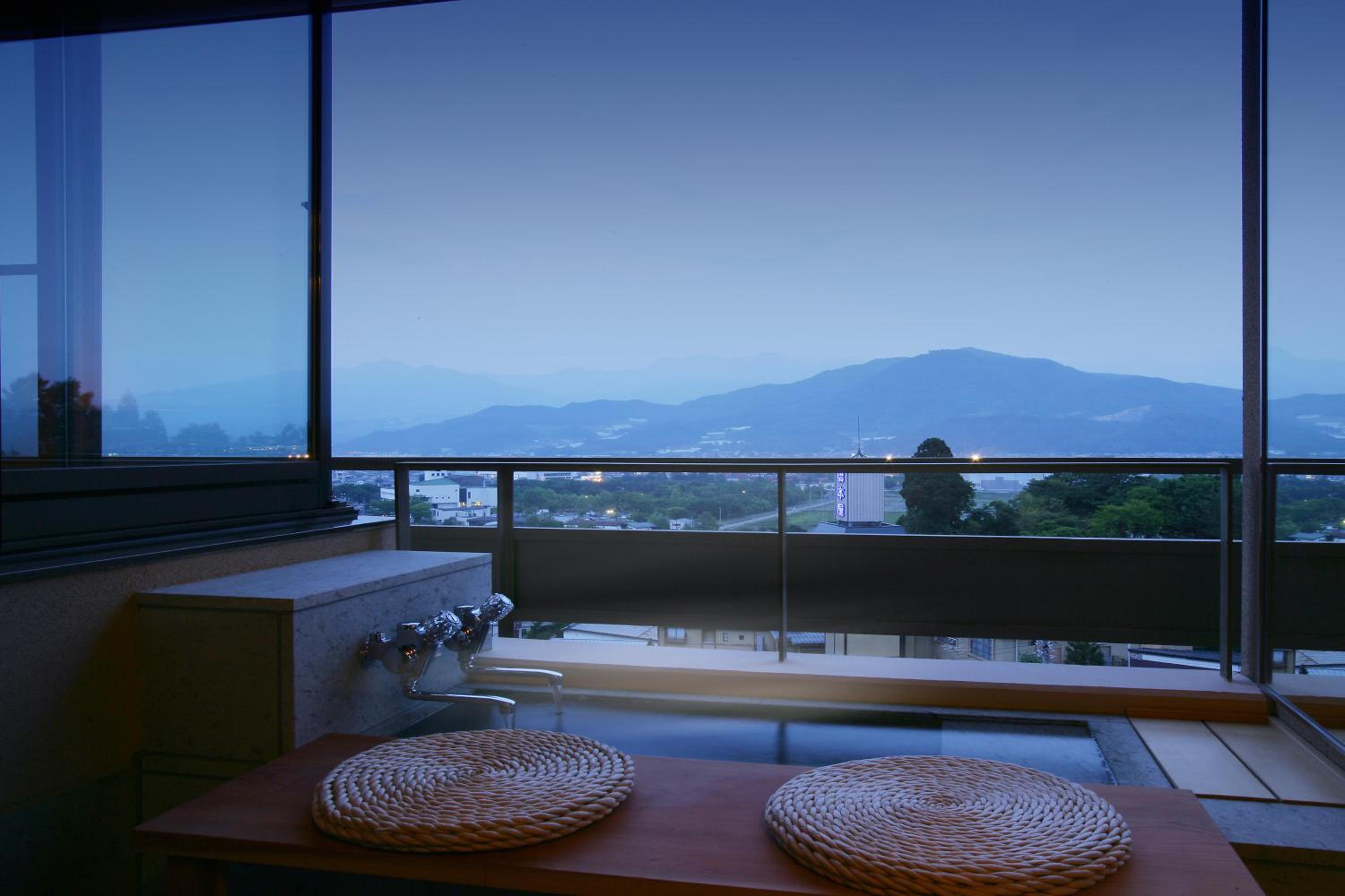Twin Room with Mountain View photo 2