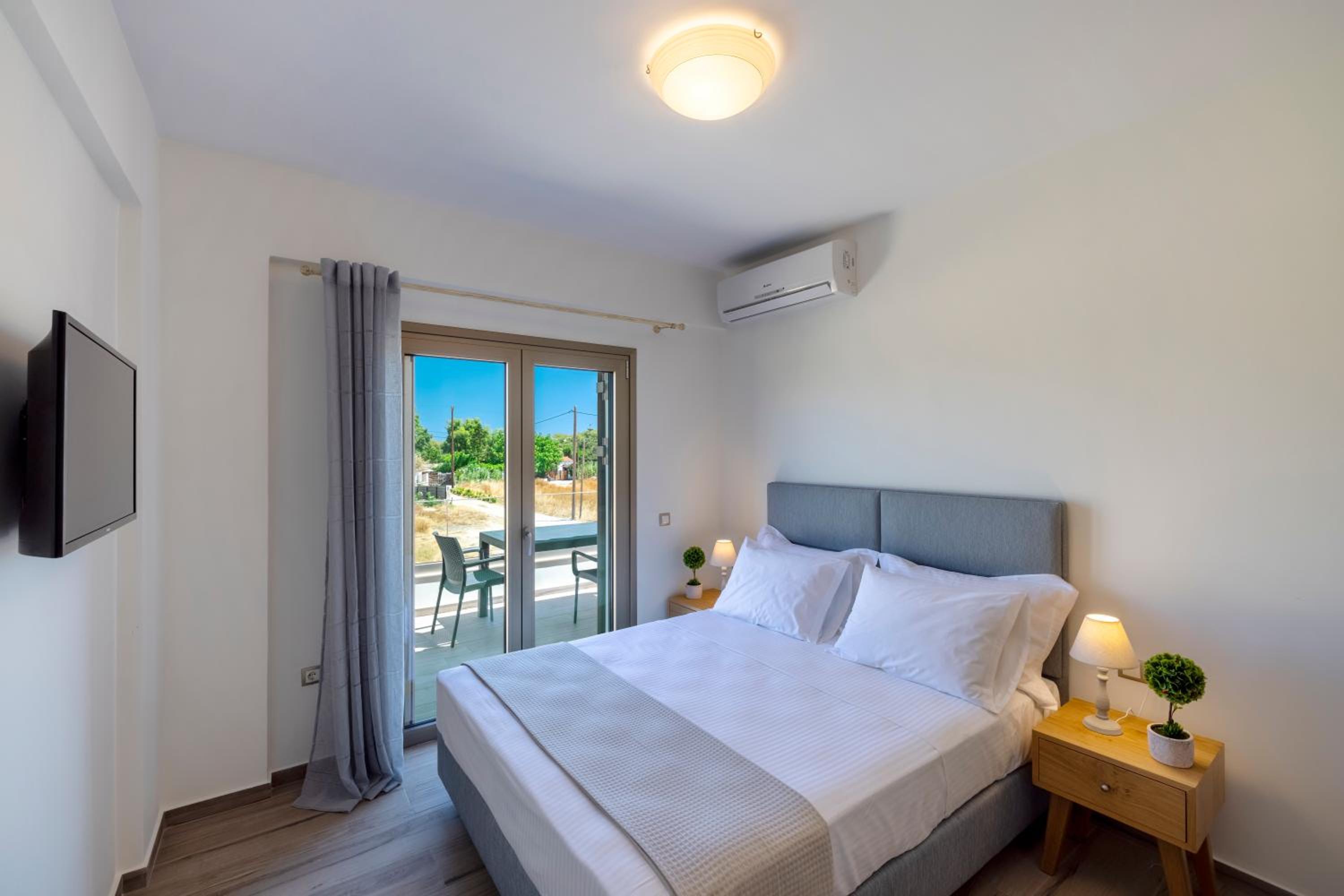 Three-Bedroom Villa photo 2