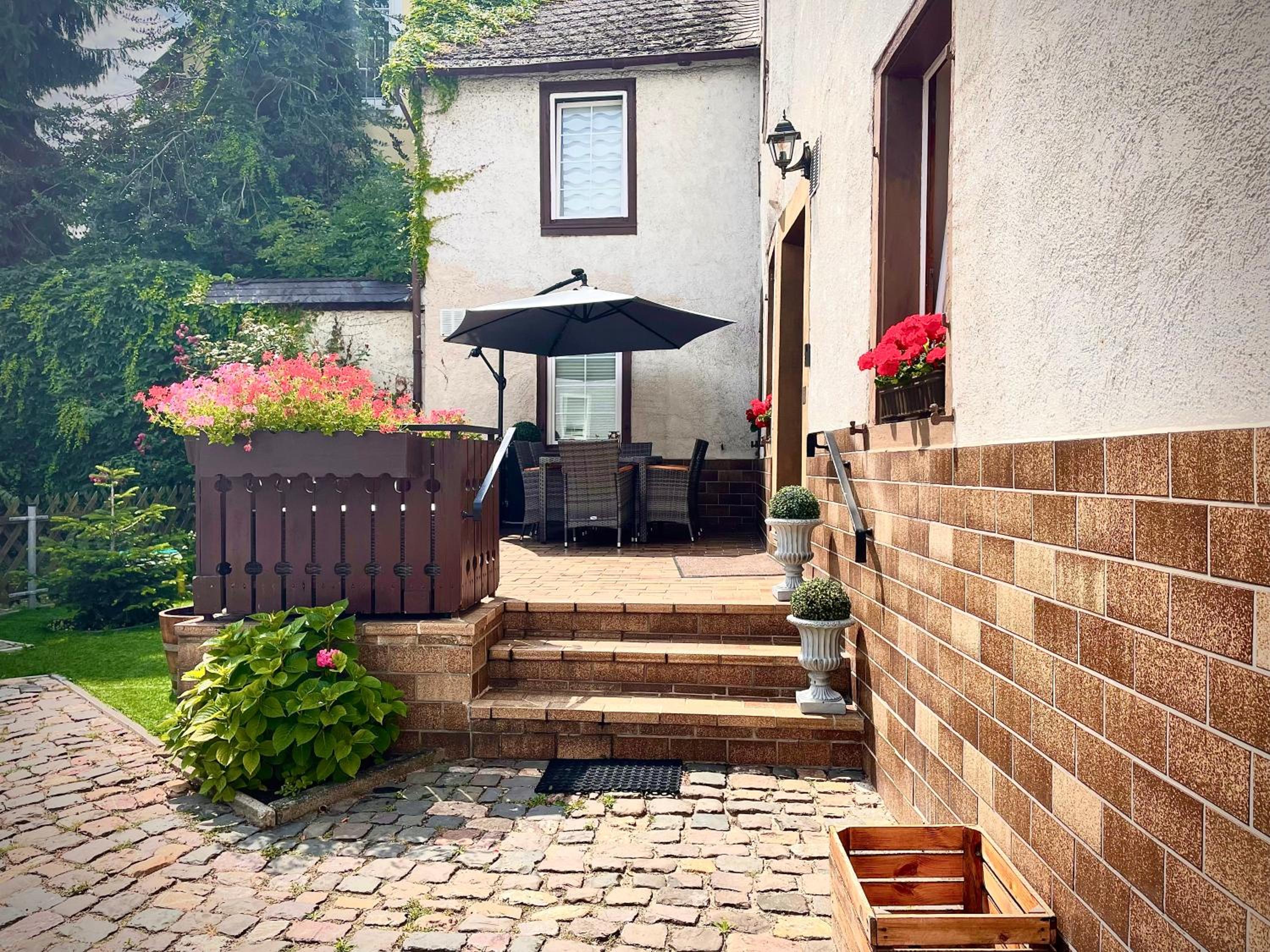 Apartment with Garden View - Photo 4
