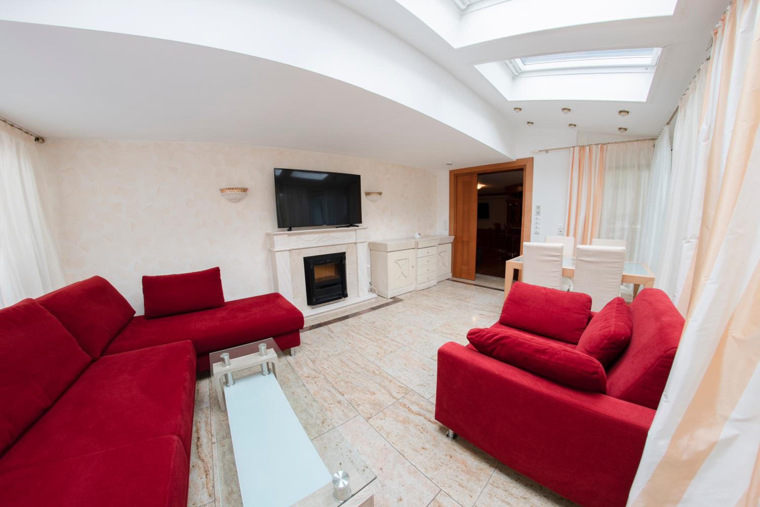 Luxury Apartment photo 3