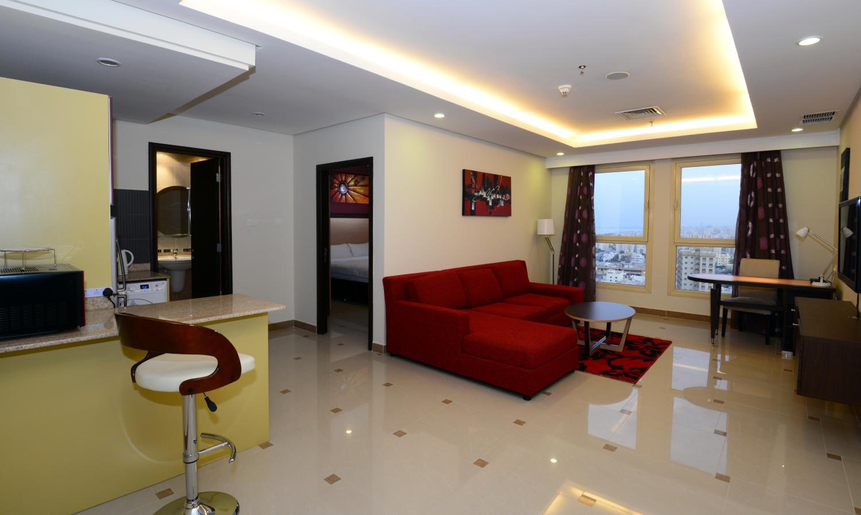 One-Bedroom Apartment - Photo 3