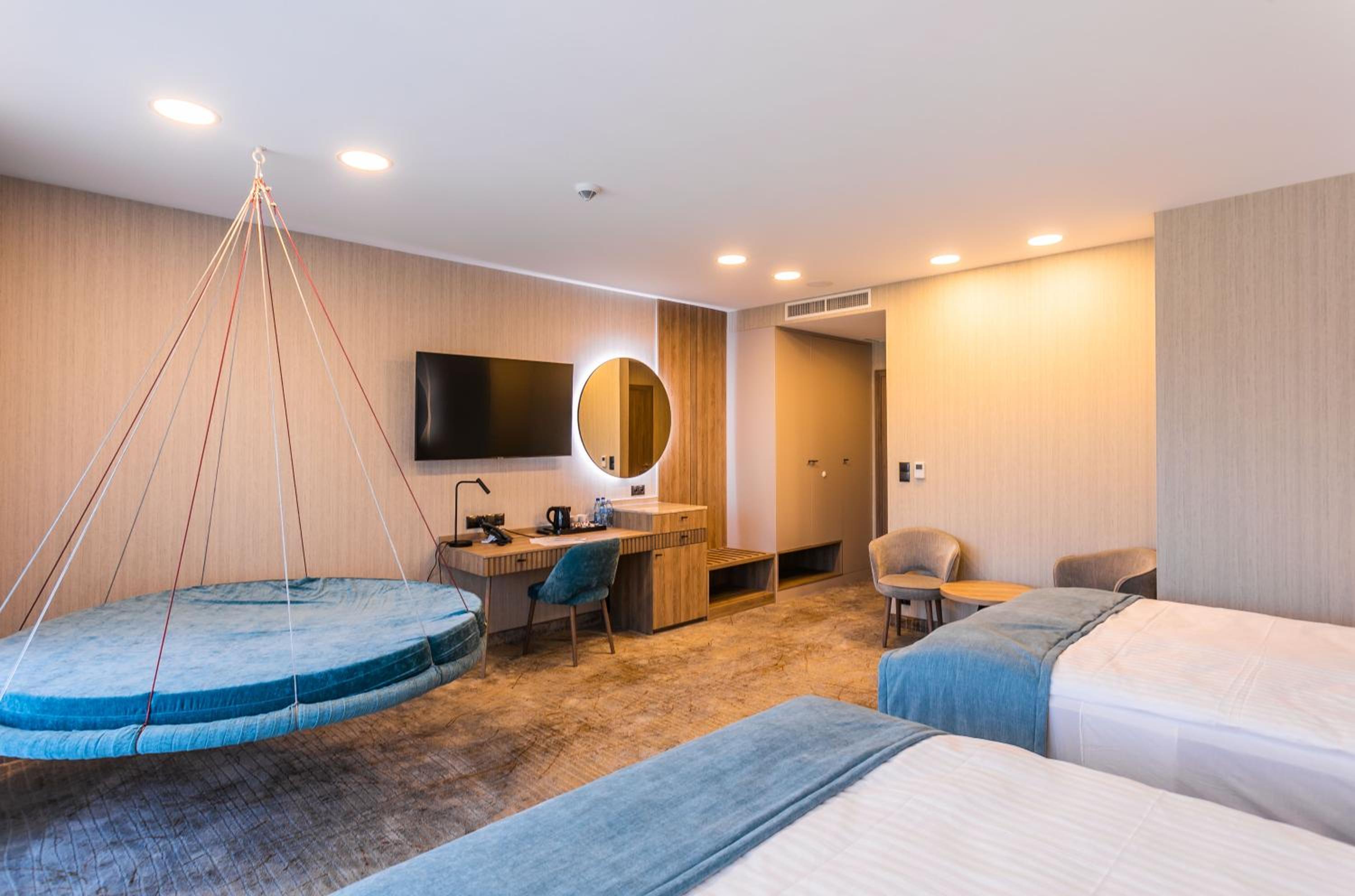 Deluxe Family Room - Photo 1