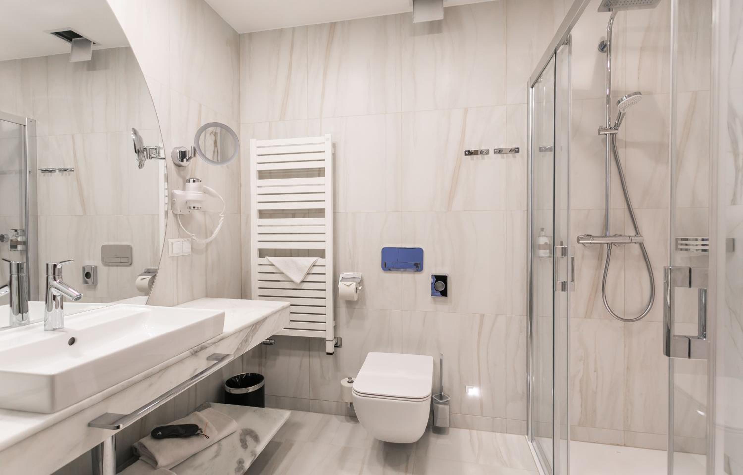 Deluxe Double or Twin Room - Photo 4