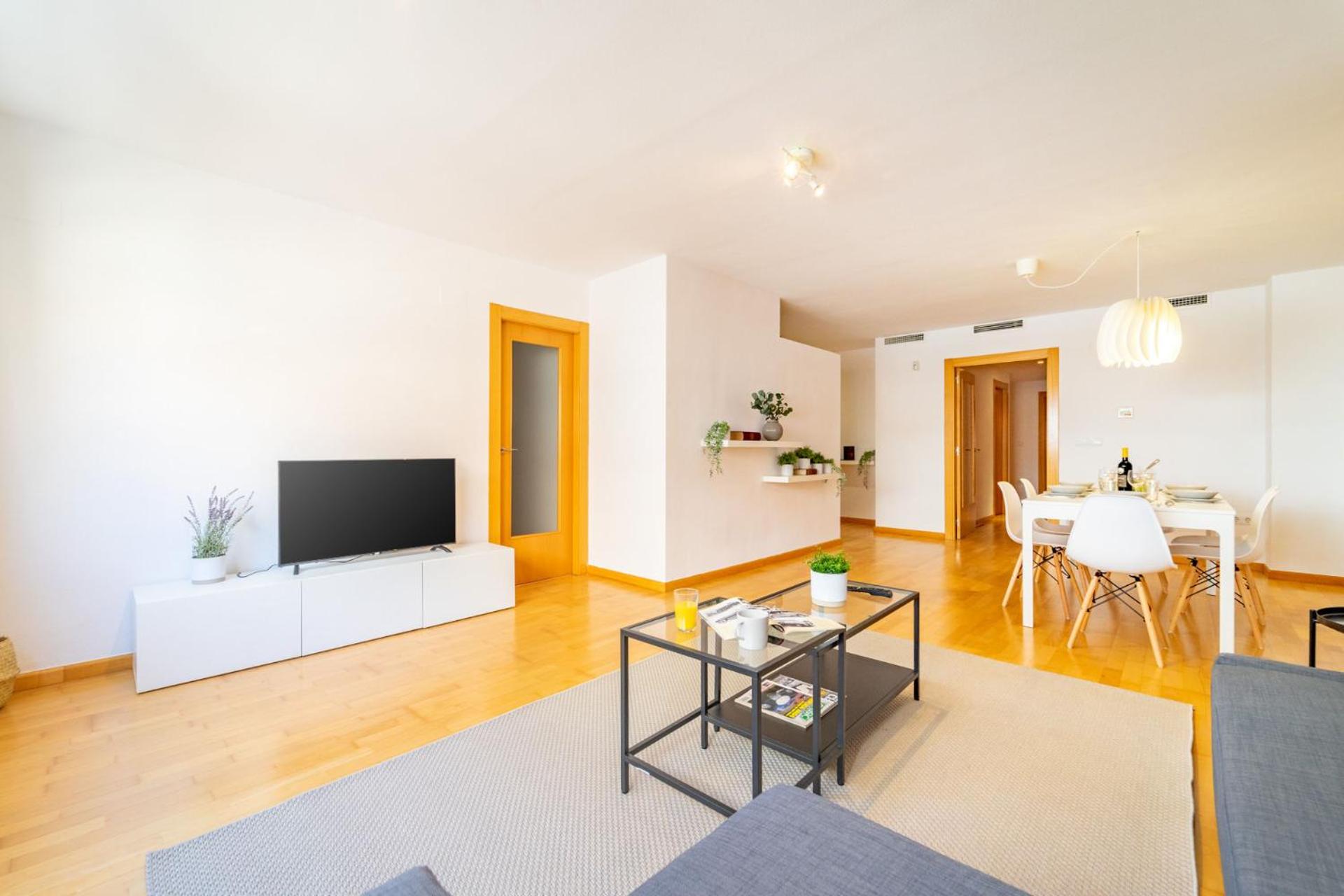Three-Bedroom Apartment - Photo 7