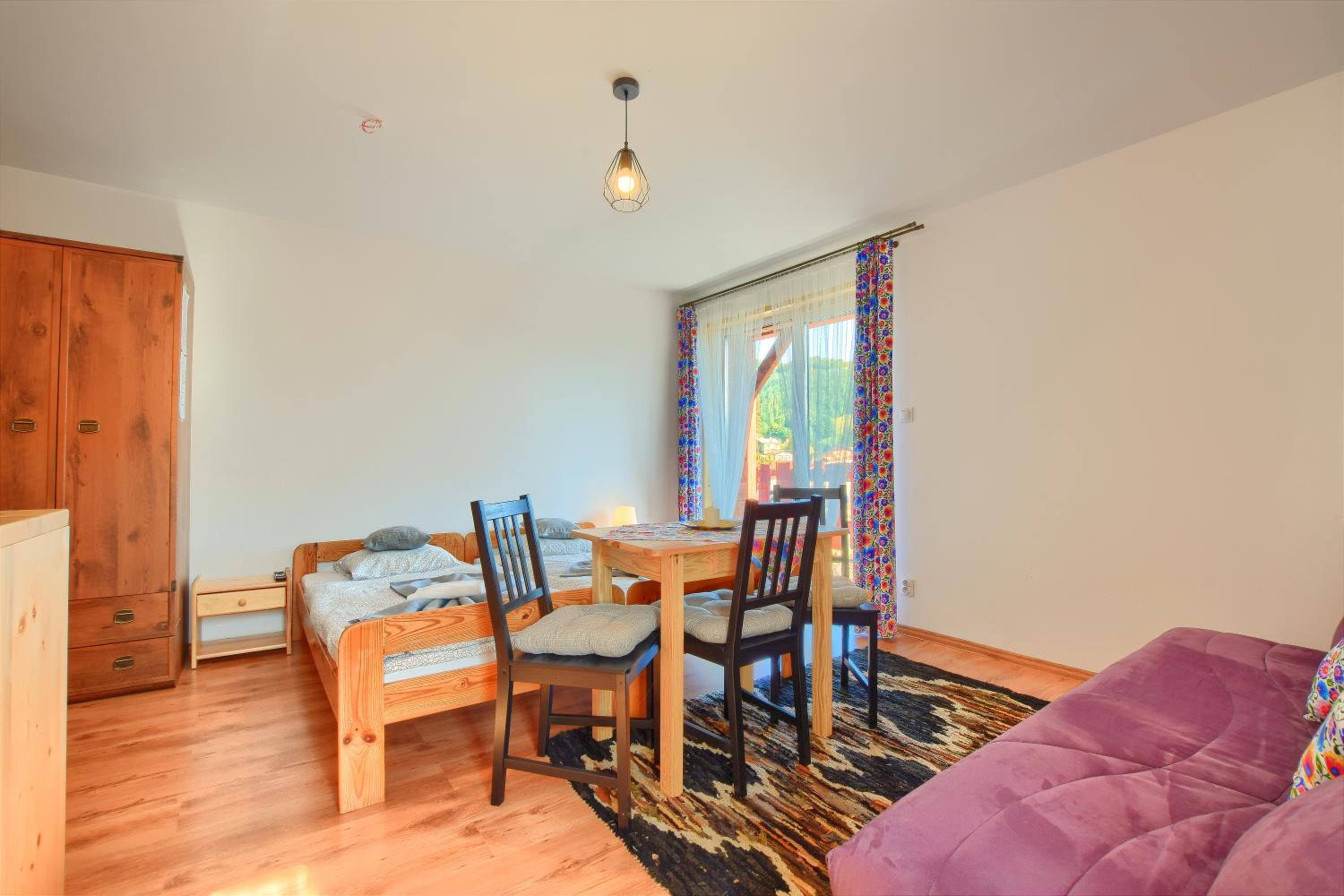 One-Bedroom Apartment - Photo 3