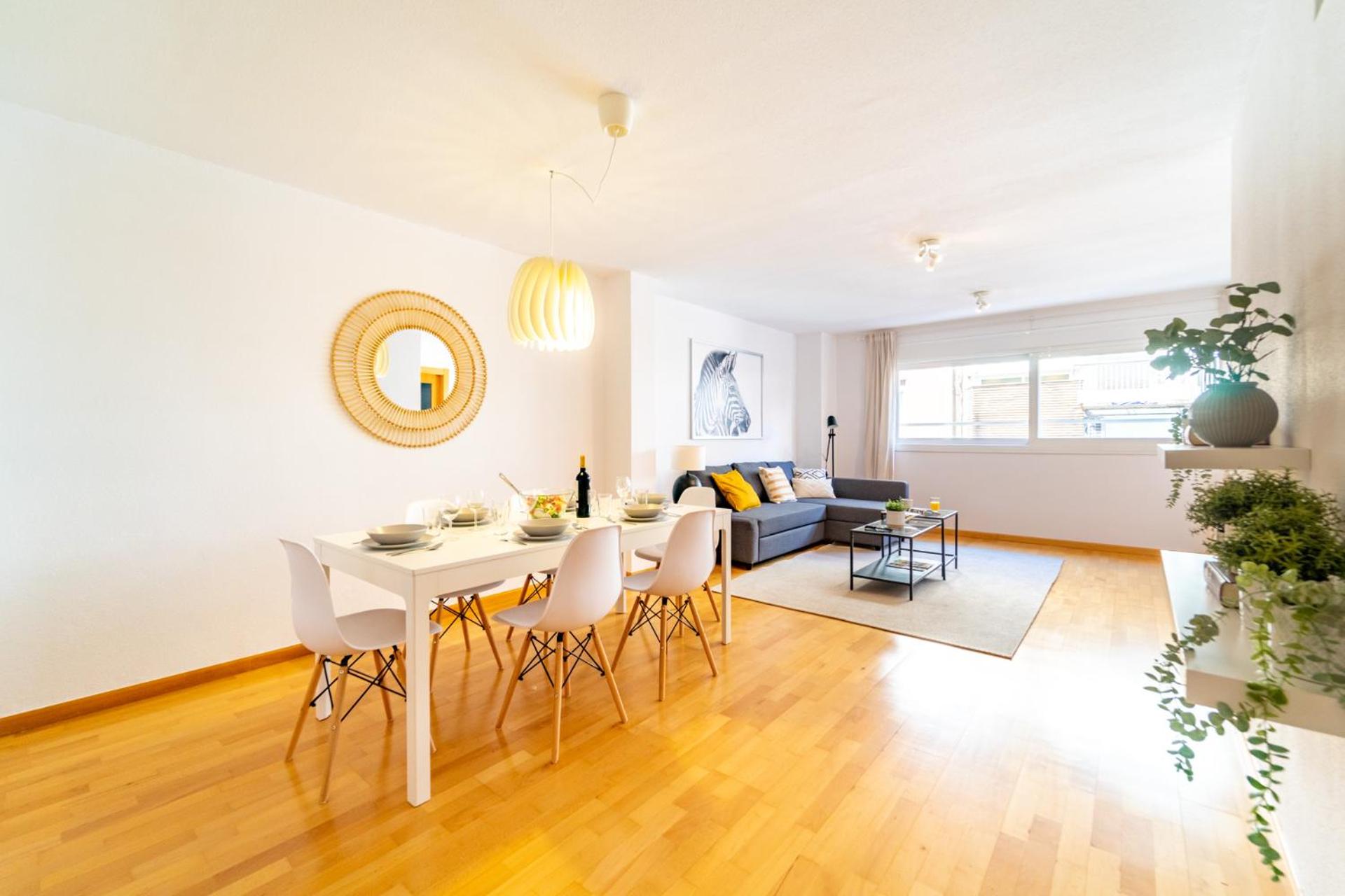 Three-Bedroom Apartment - Photo 10