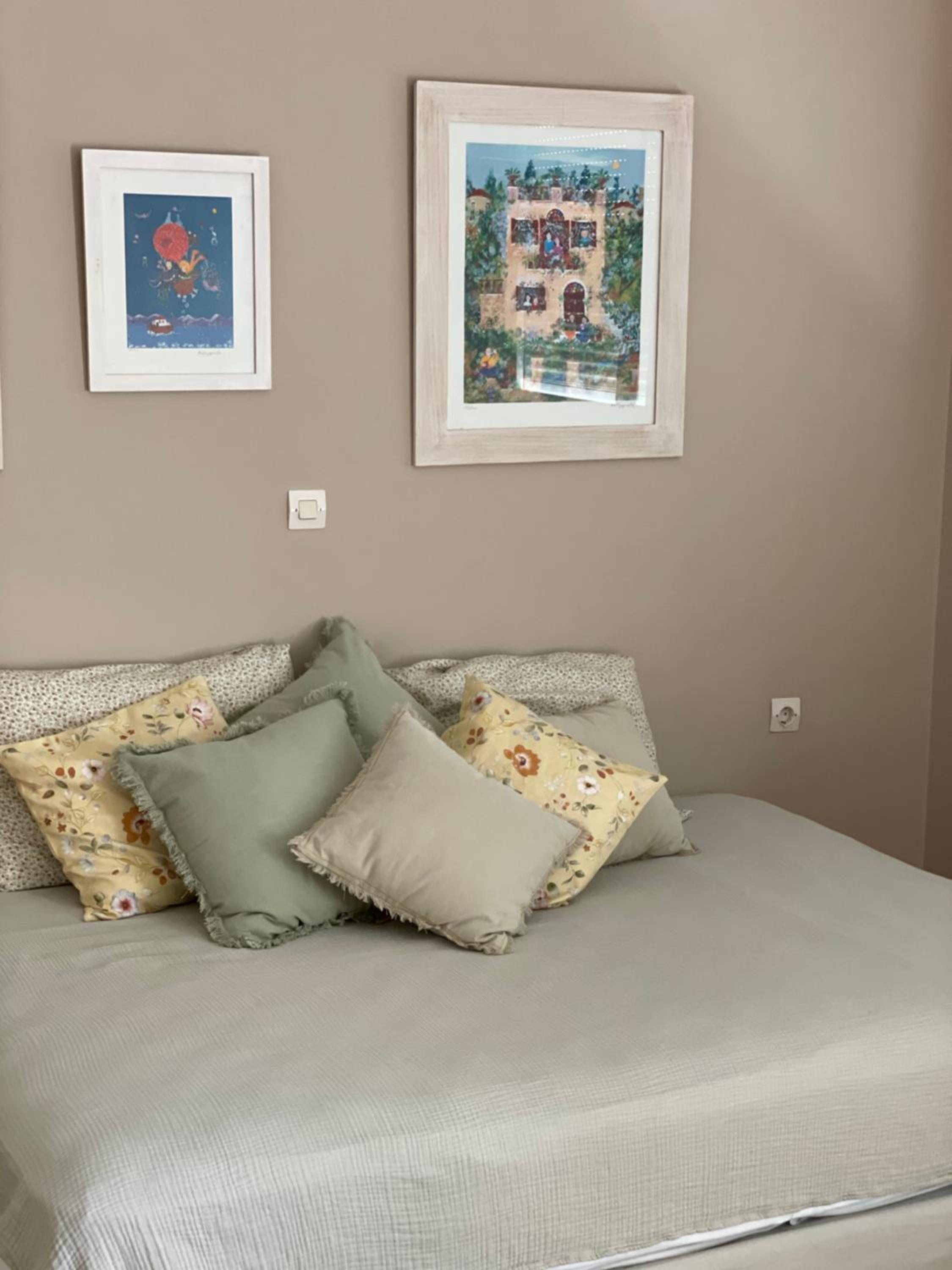 Deluxe Queen Room - Photo 2
