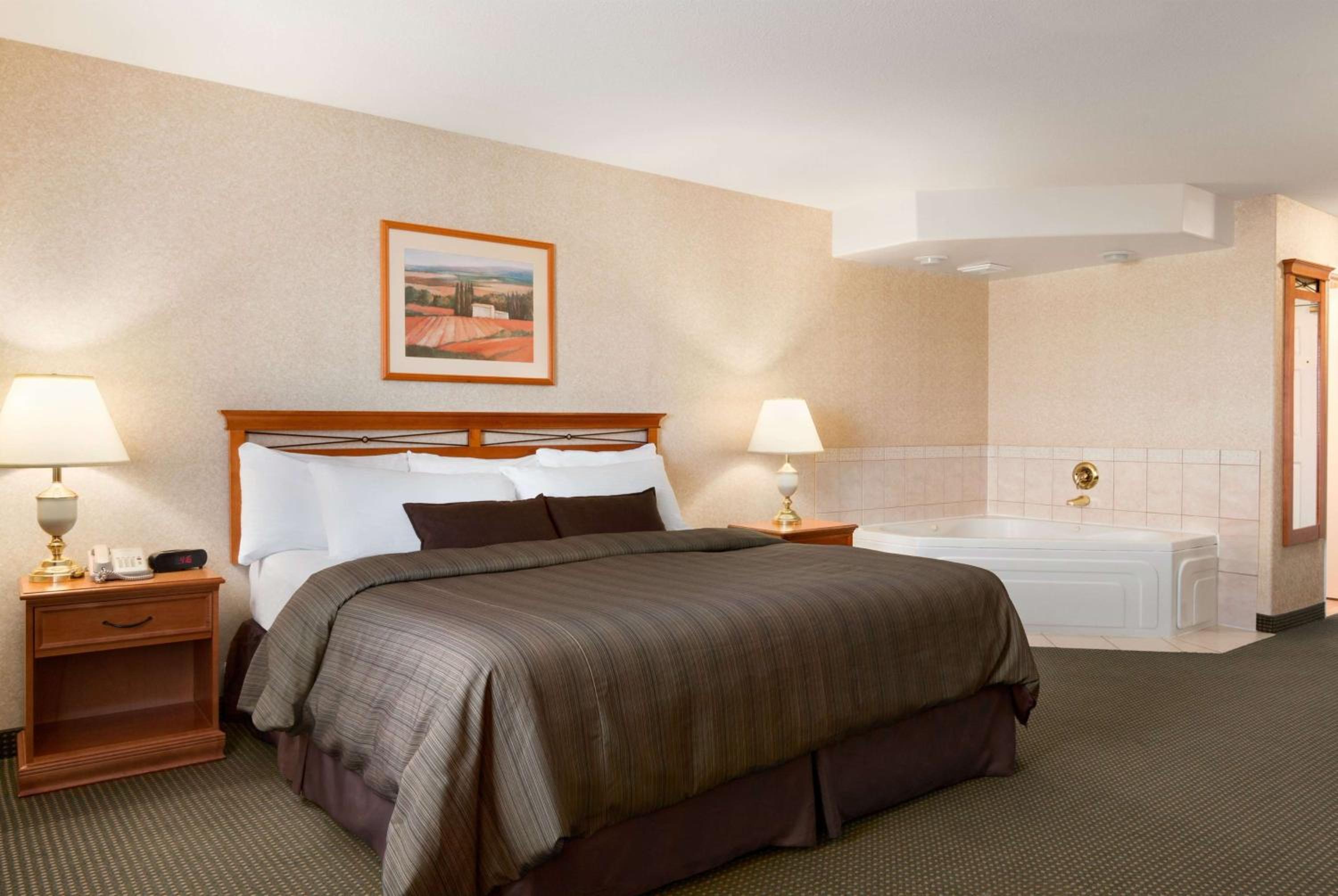 Premier King Room - Non-Smoking - Photo 1