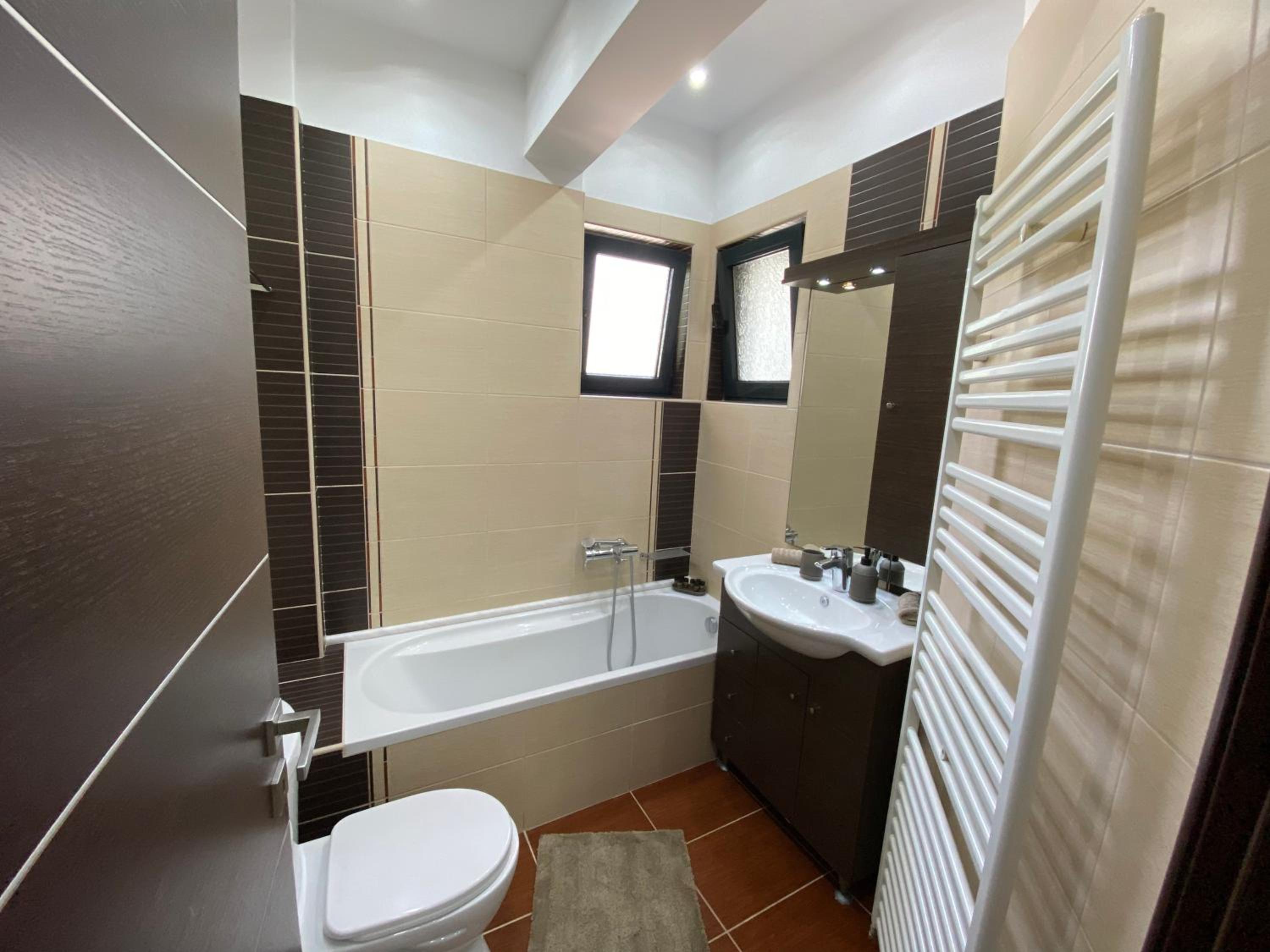 One-Bedroom Apartment - Photo 8