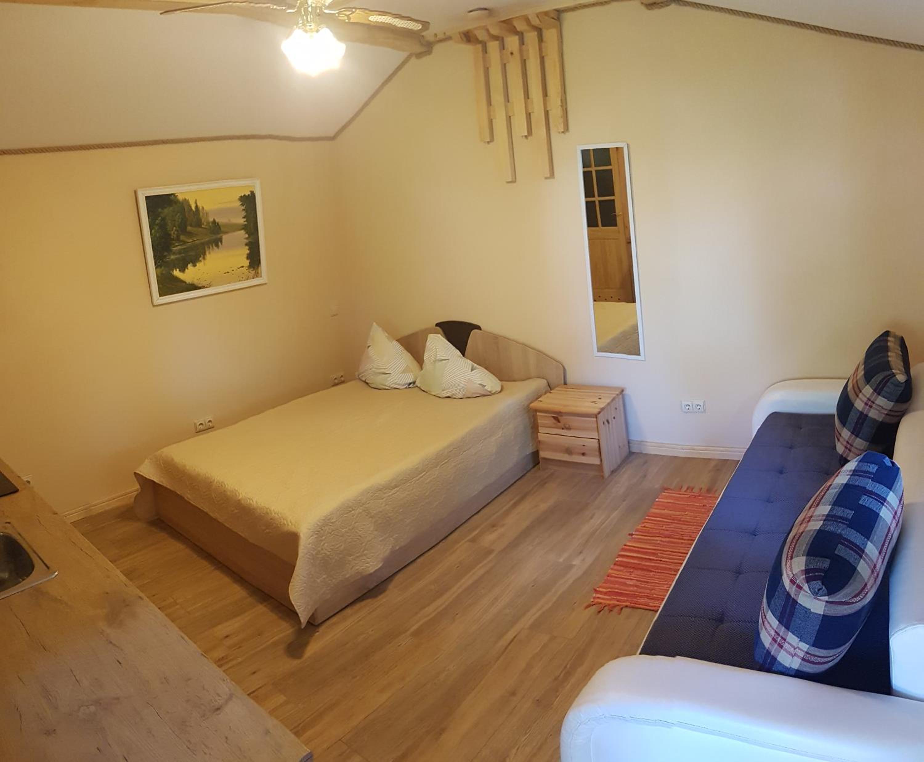 One-Bedroom Apartment - Photo 1