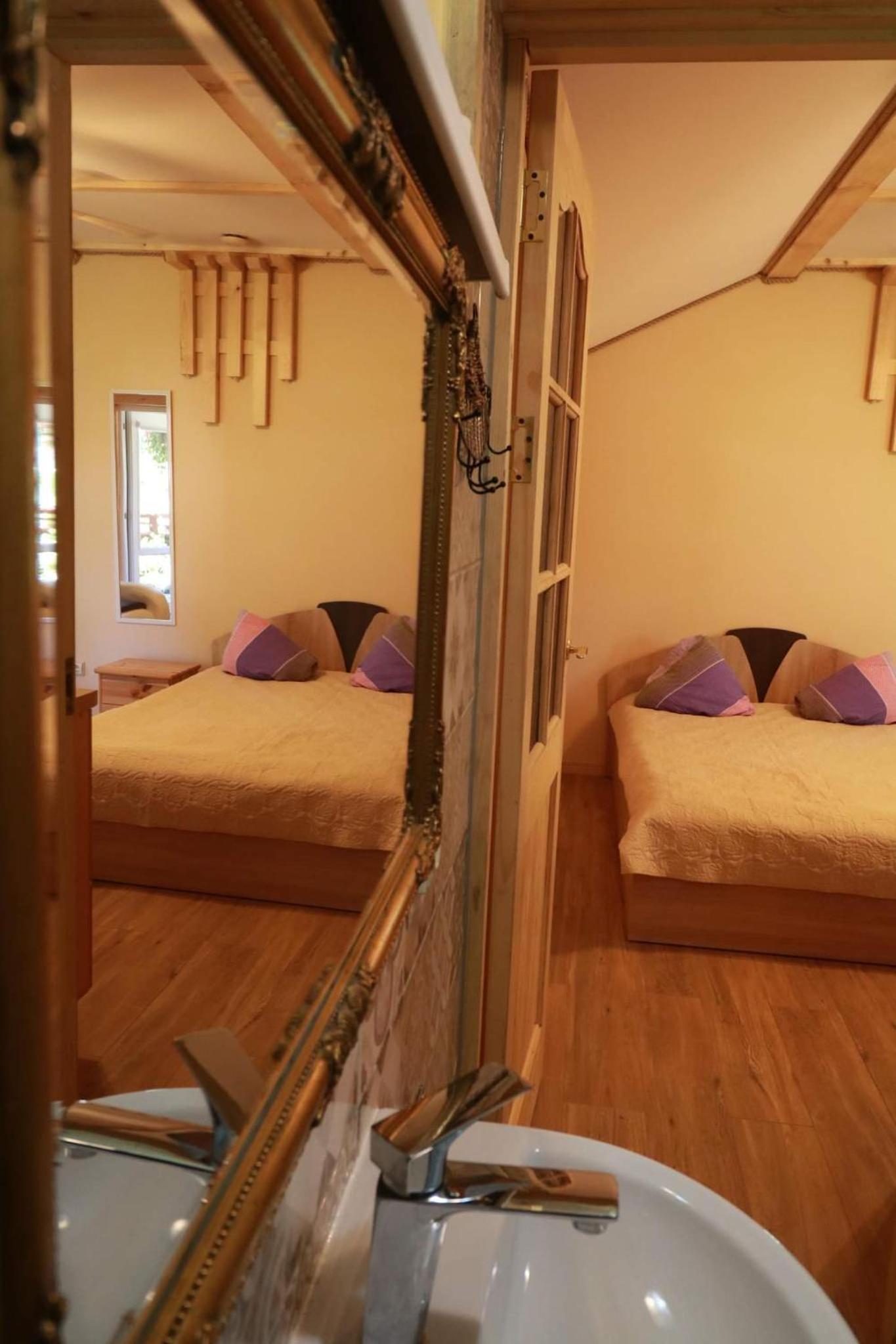 One-Bedroom Apartment - Photo 4