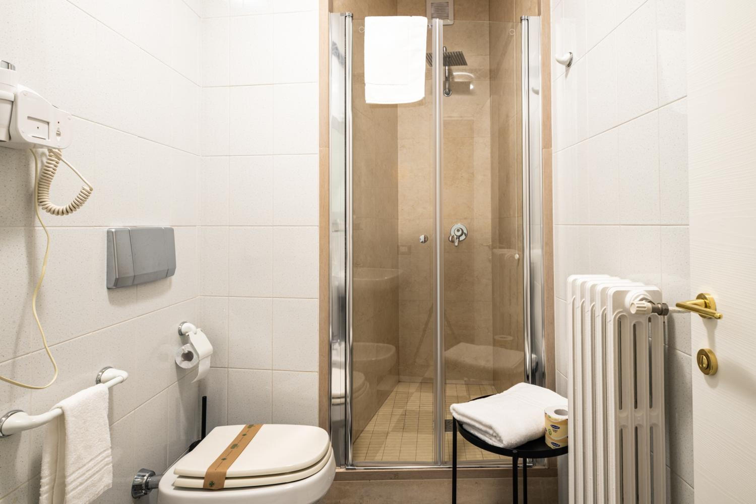 Double or Twin Room photo 3