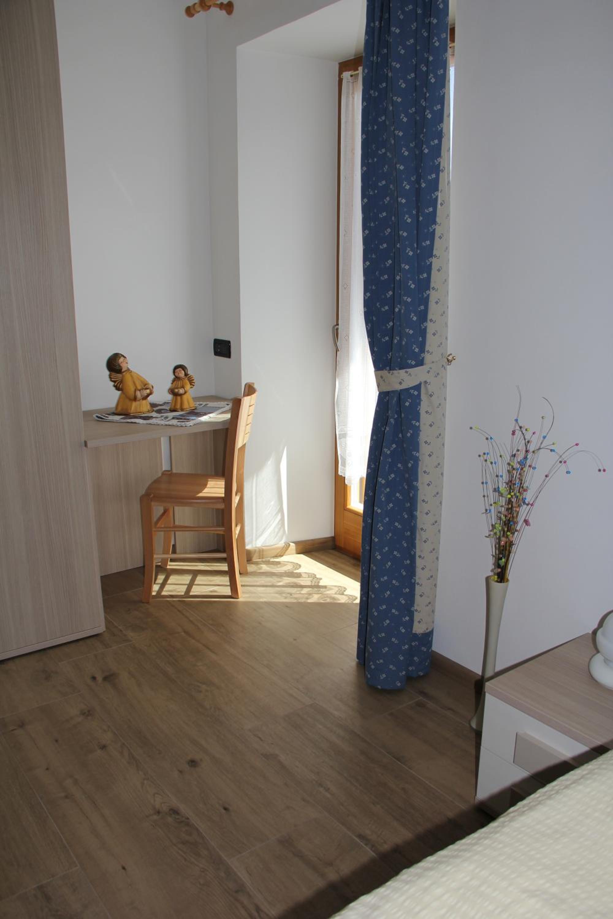 Apartment with Balcony photo 2