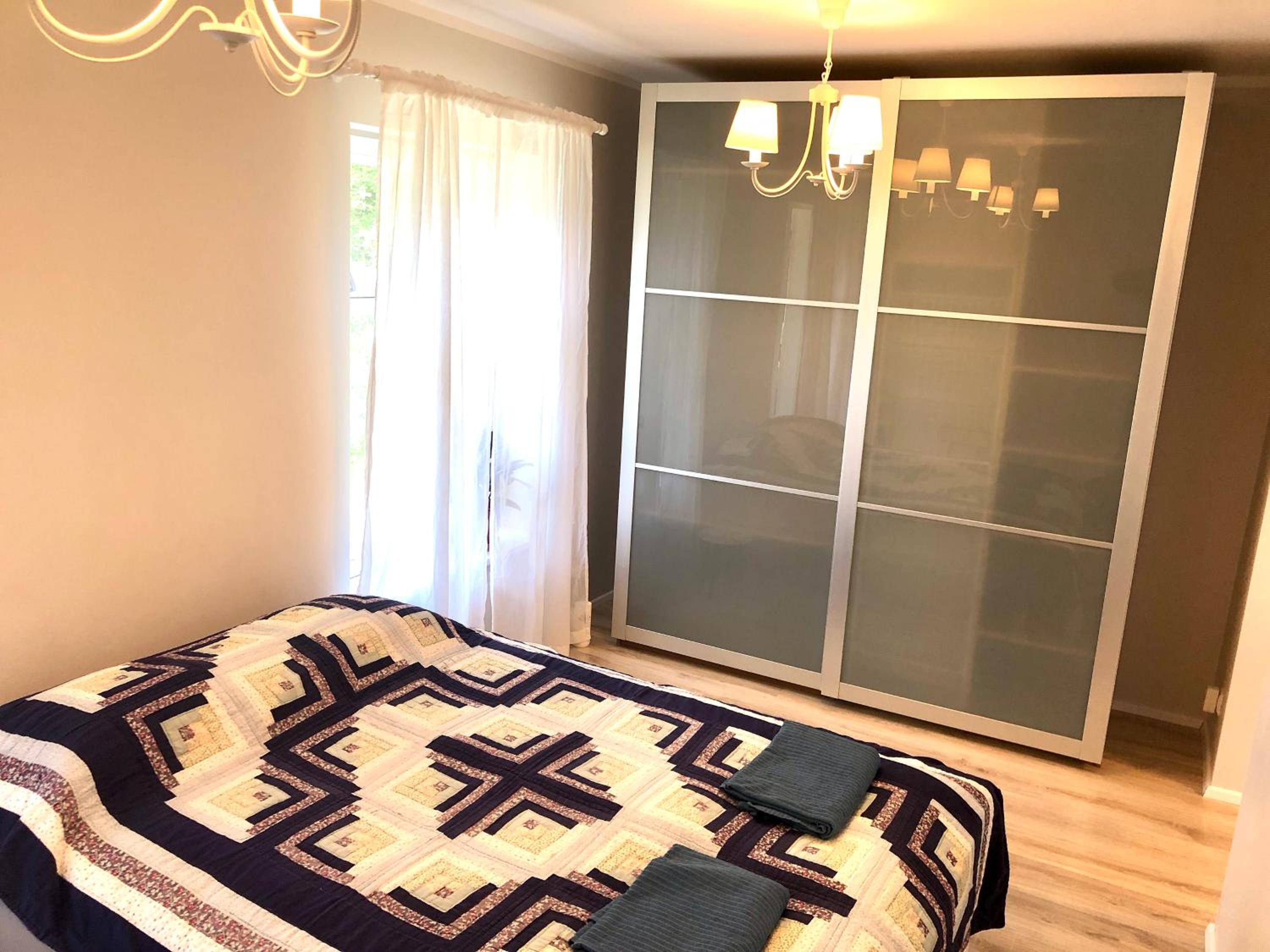 Apartment with Balcony - Photo 8