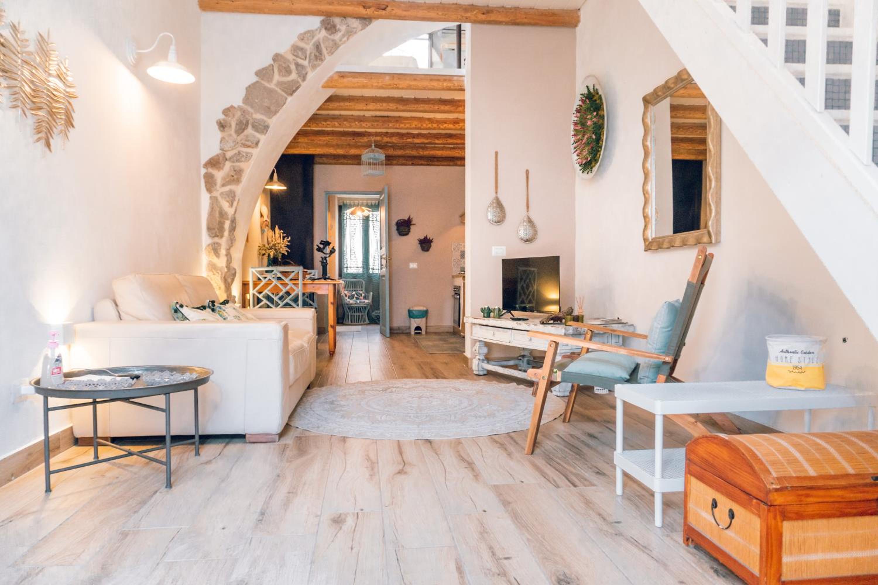 Apartment with Terrace - Photo 1