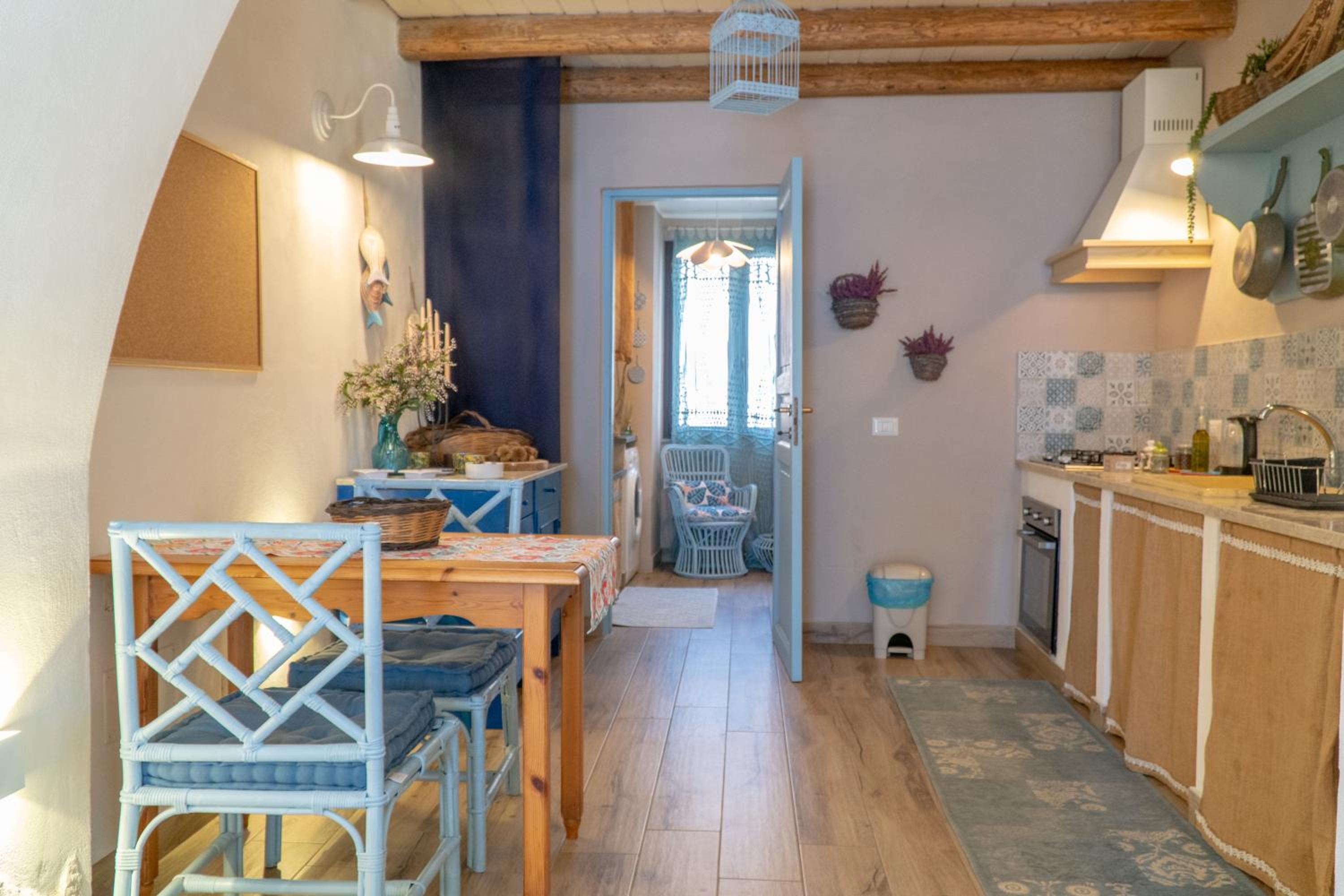 Apartment with Terrace - Photo 20