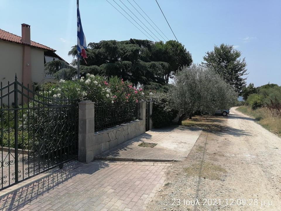 Three-Bedroom House photo 2