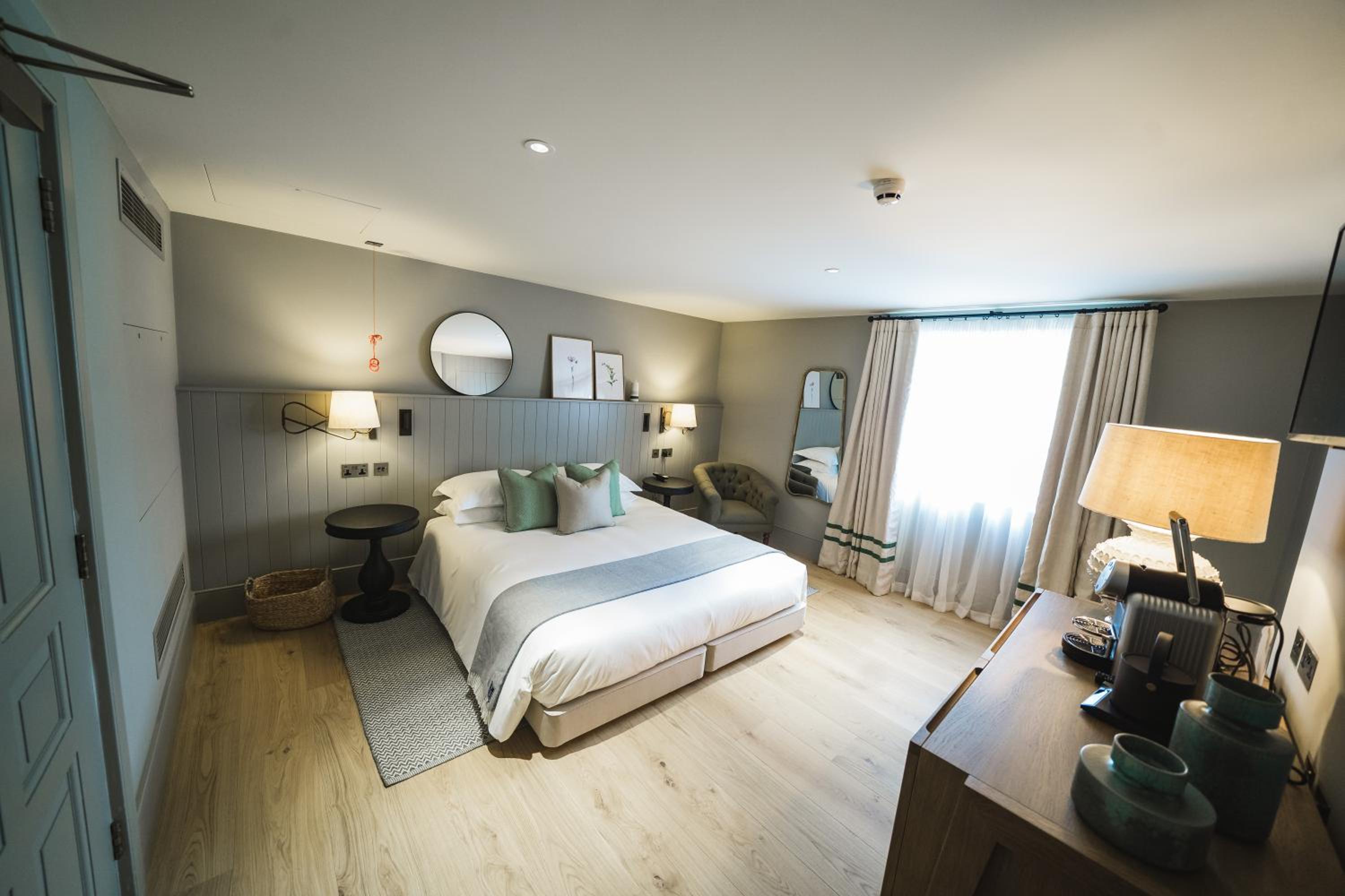 Wellington Lodge Double Room - Disability Access photo 1