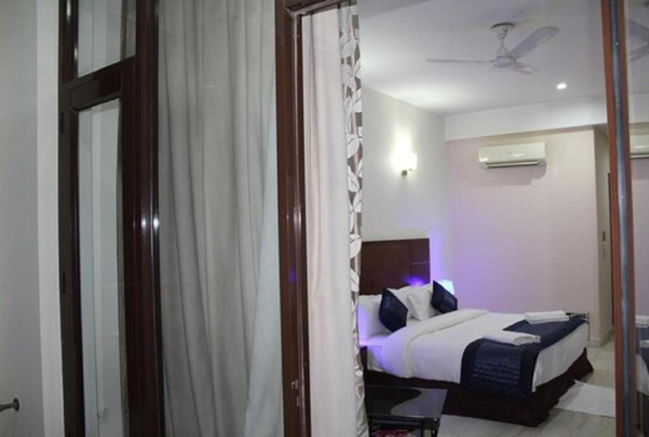 Deluxe Double Room with Balcony photo 3