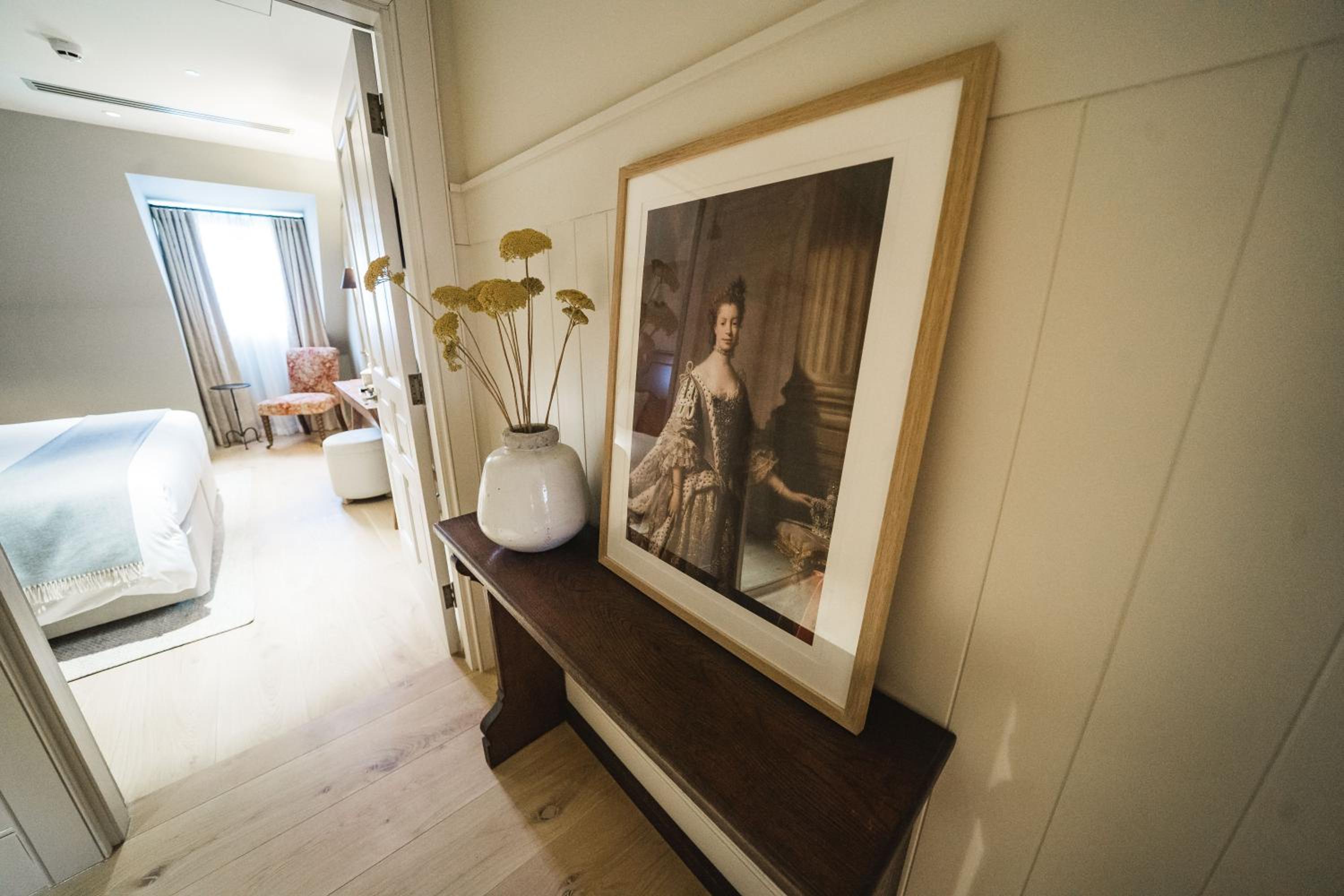 Wellington Lodge Suite photo 2