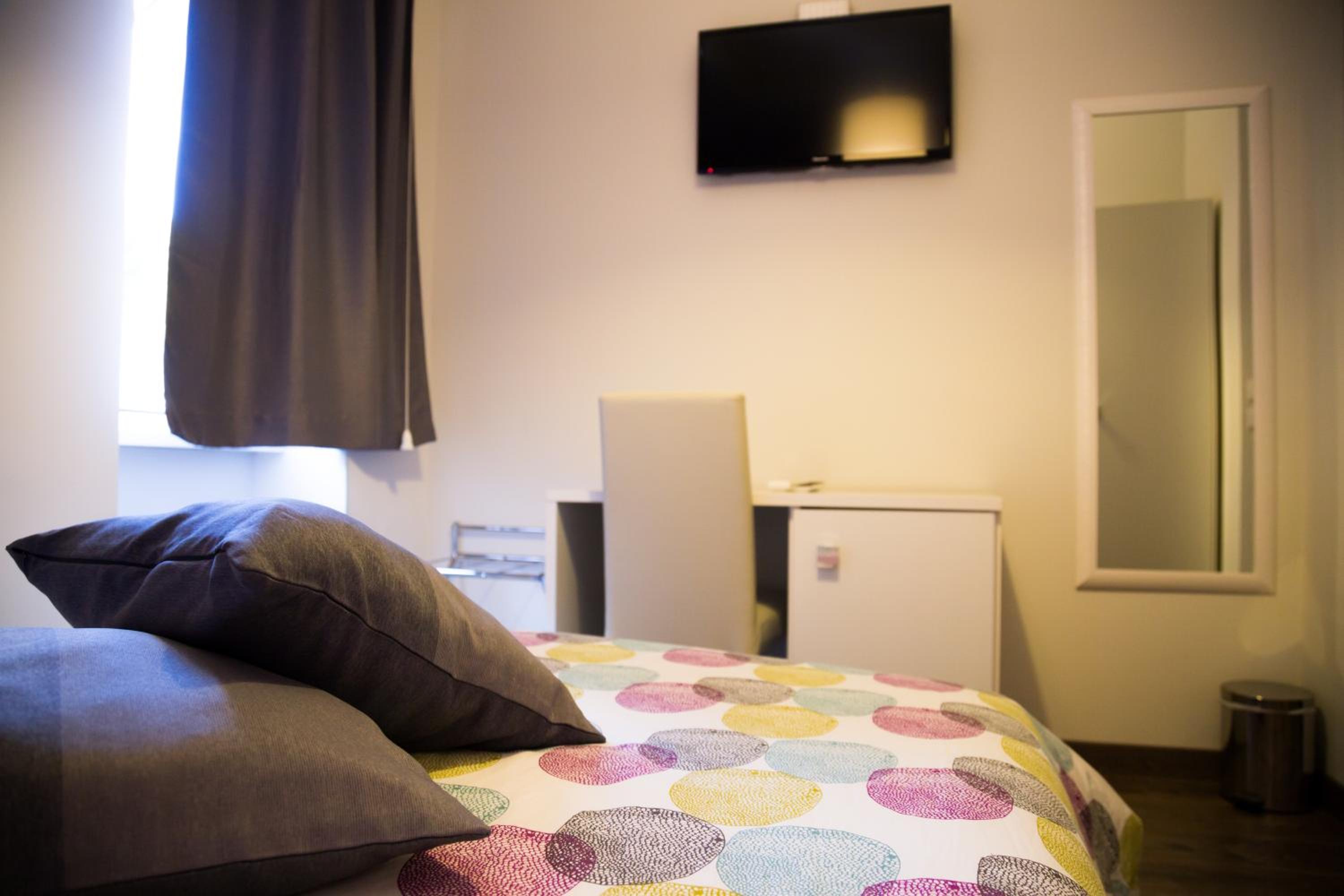 Economy Double Room photo 3